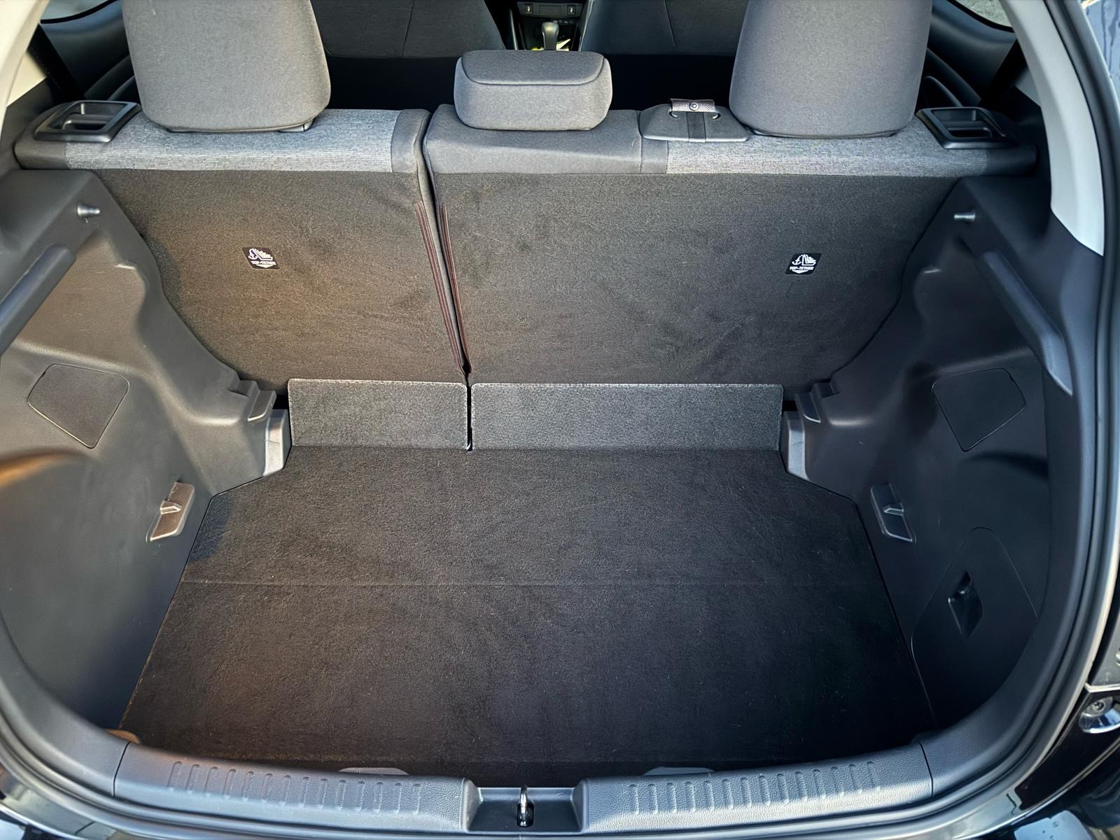TOYOTA Yaris 1.5 Comfort e-CVT-image-5