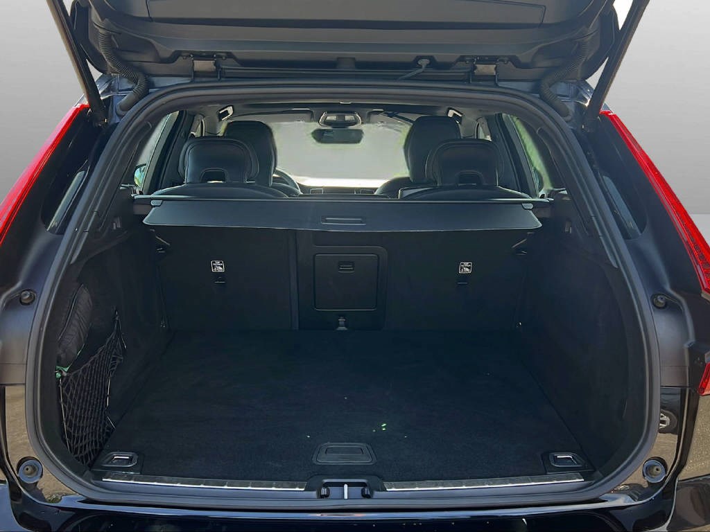VOLVO XC60 2.0 B5 MH R-Design AWD-image-10