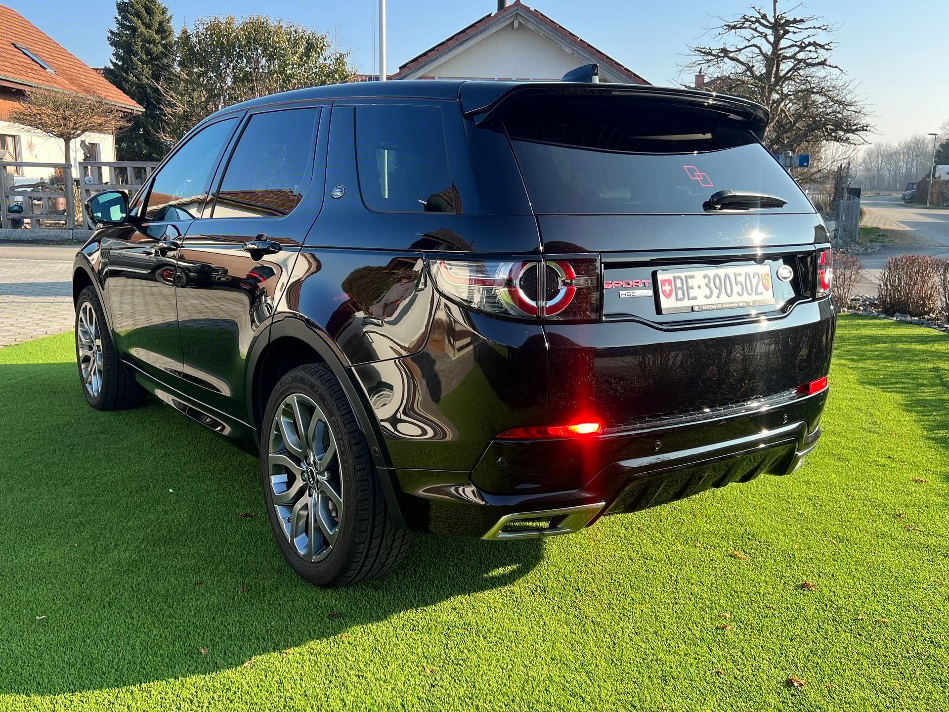 LAND ROVER DISCOVERY "SPORT LUXURY" HSE "DYNAMIC PLUS" VOLL OPTIONEN !! NUR 48`500 KM !! CH WAGEN. PS 305 !!-showroom-element-1