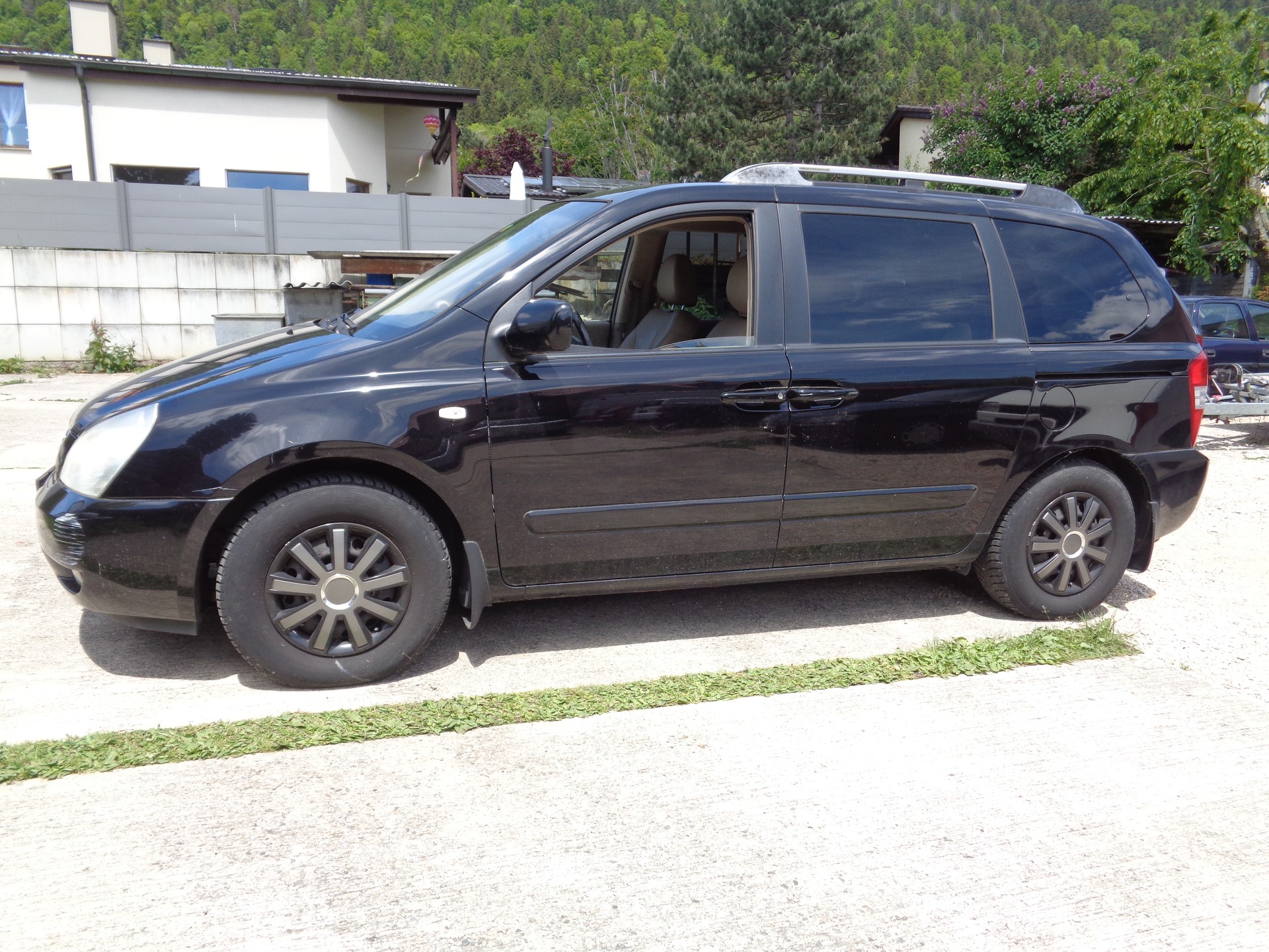 KIA Carnival 2.9 CRDi Trend-image-3