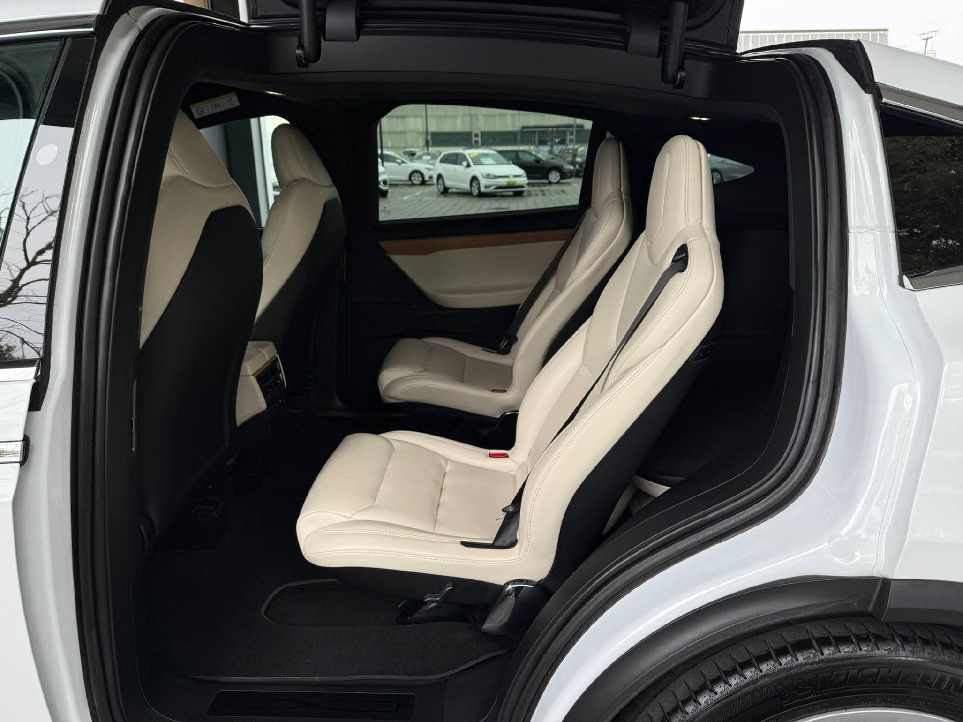 TESLA Model X Long Range-image-8