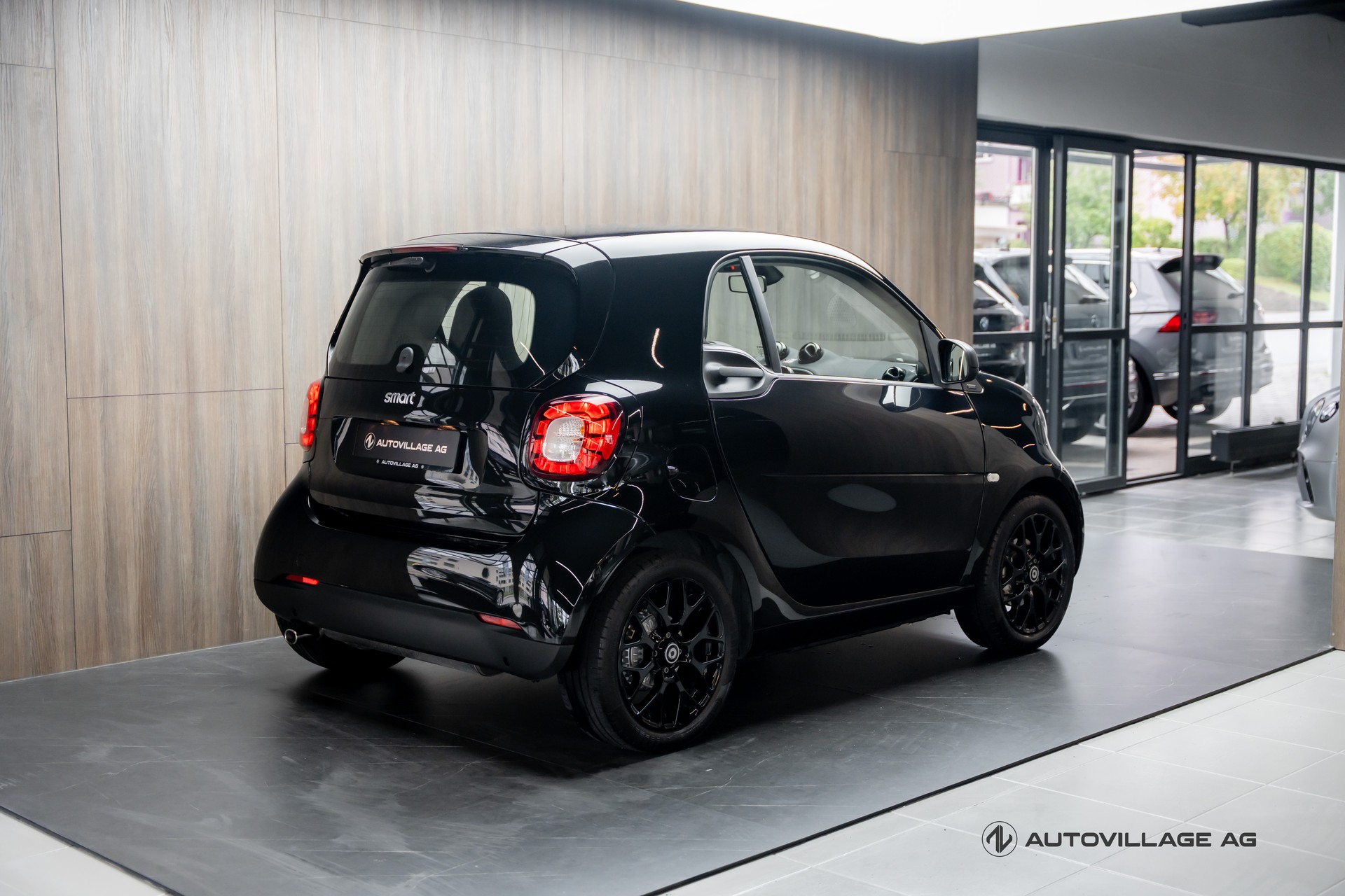 SMART fortwo citypassion twinmatic all Black | 90 PS-showroom-element-1