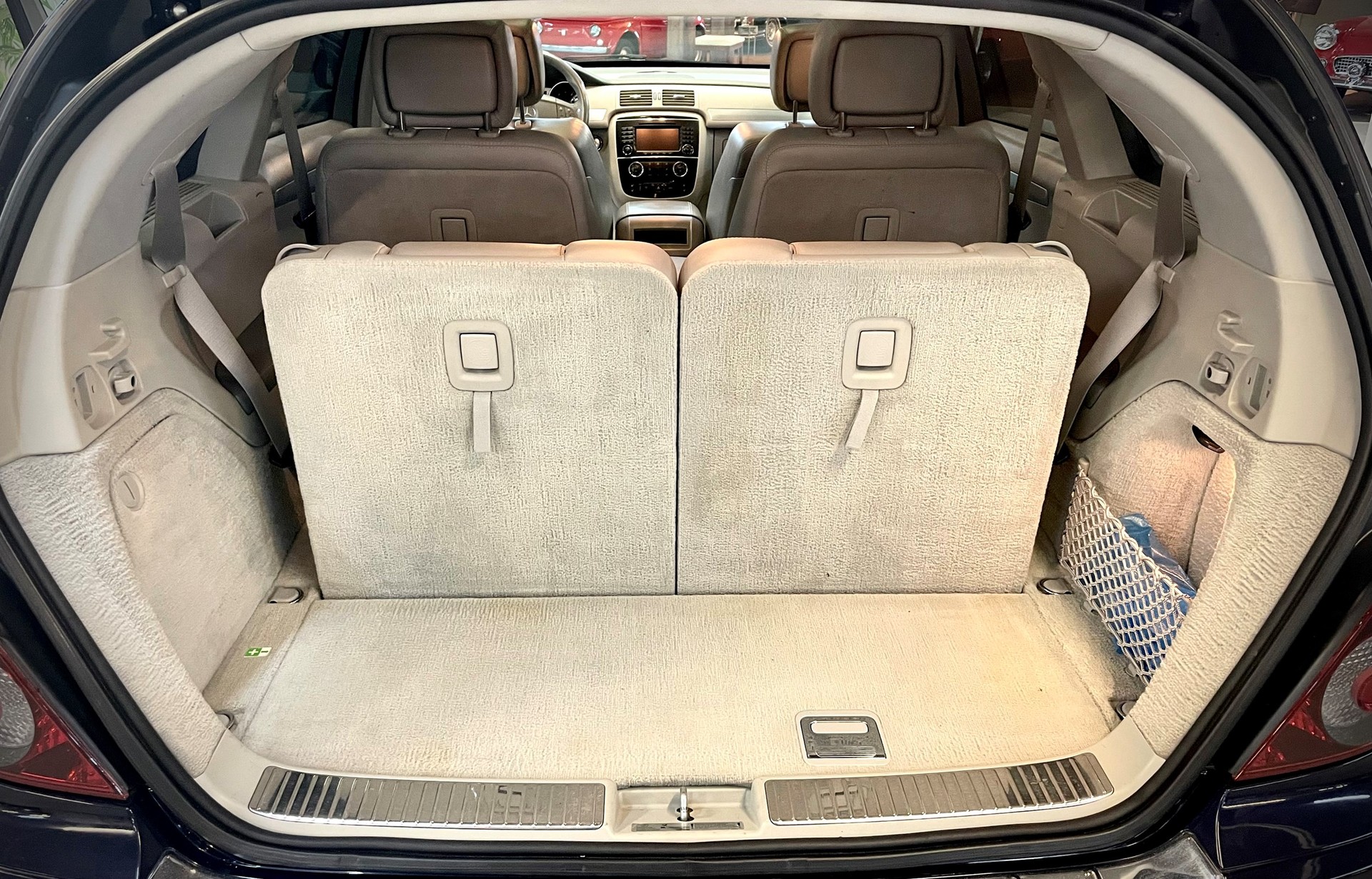 MERCEDES-BENZ R 63 AMG L 4Matic 7G-Tronic-image-12