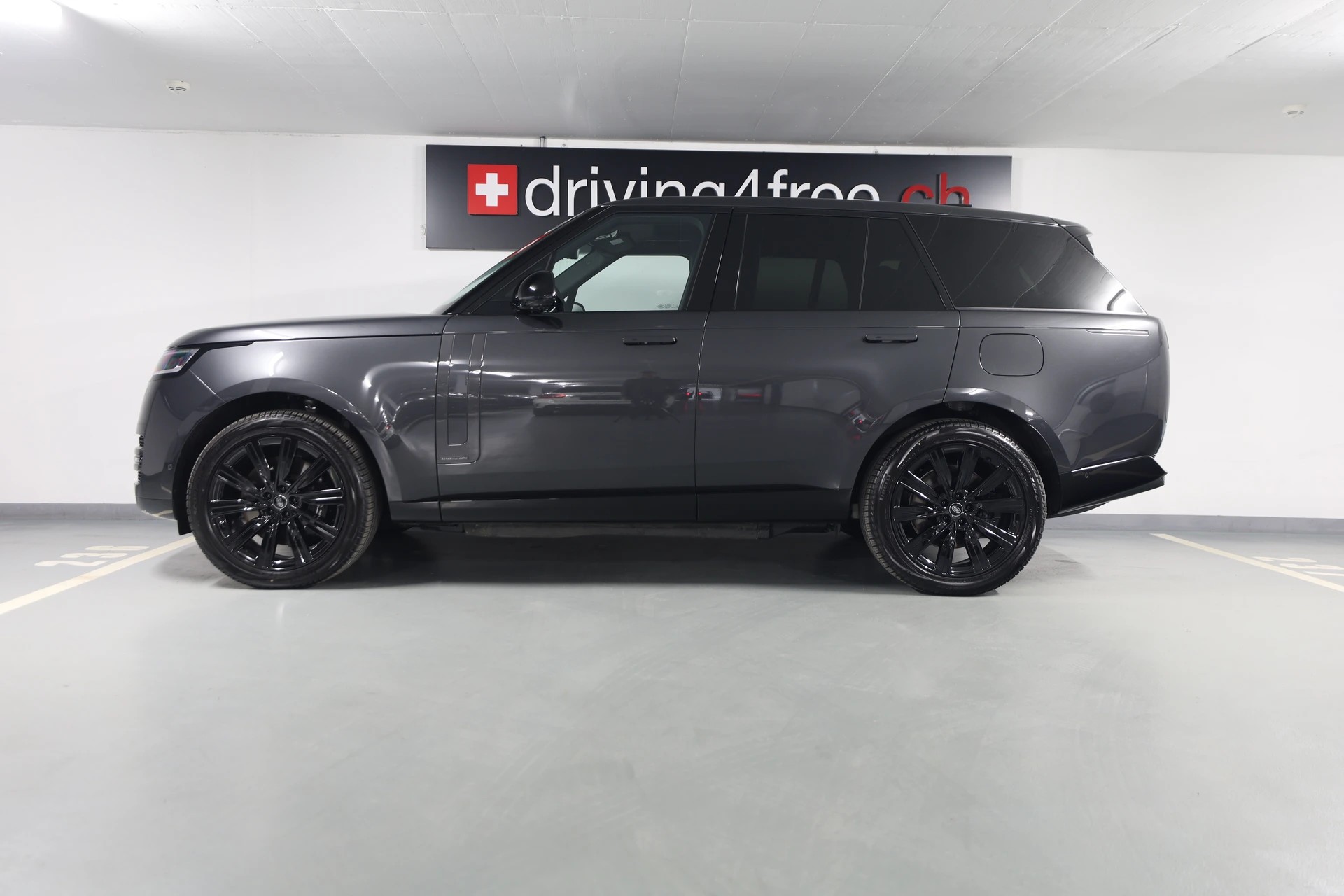LAND ROVER Range Rover P550e Si6 PHEV Autobiography Automatic-showroom-element-1