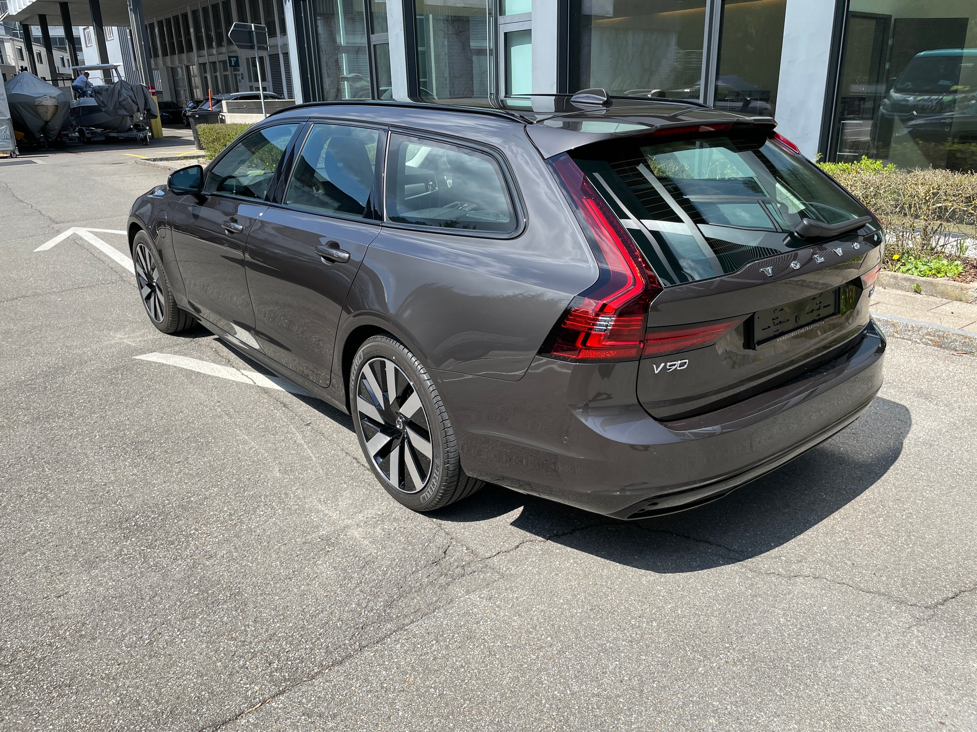 VOLVO V90 T6 eAWD Plug in Hybrid Plus Dark Geartronic-showroom-element-2