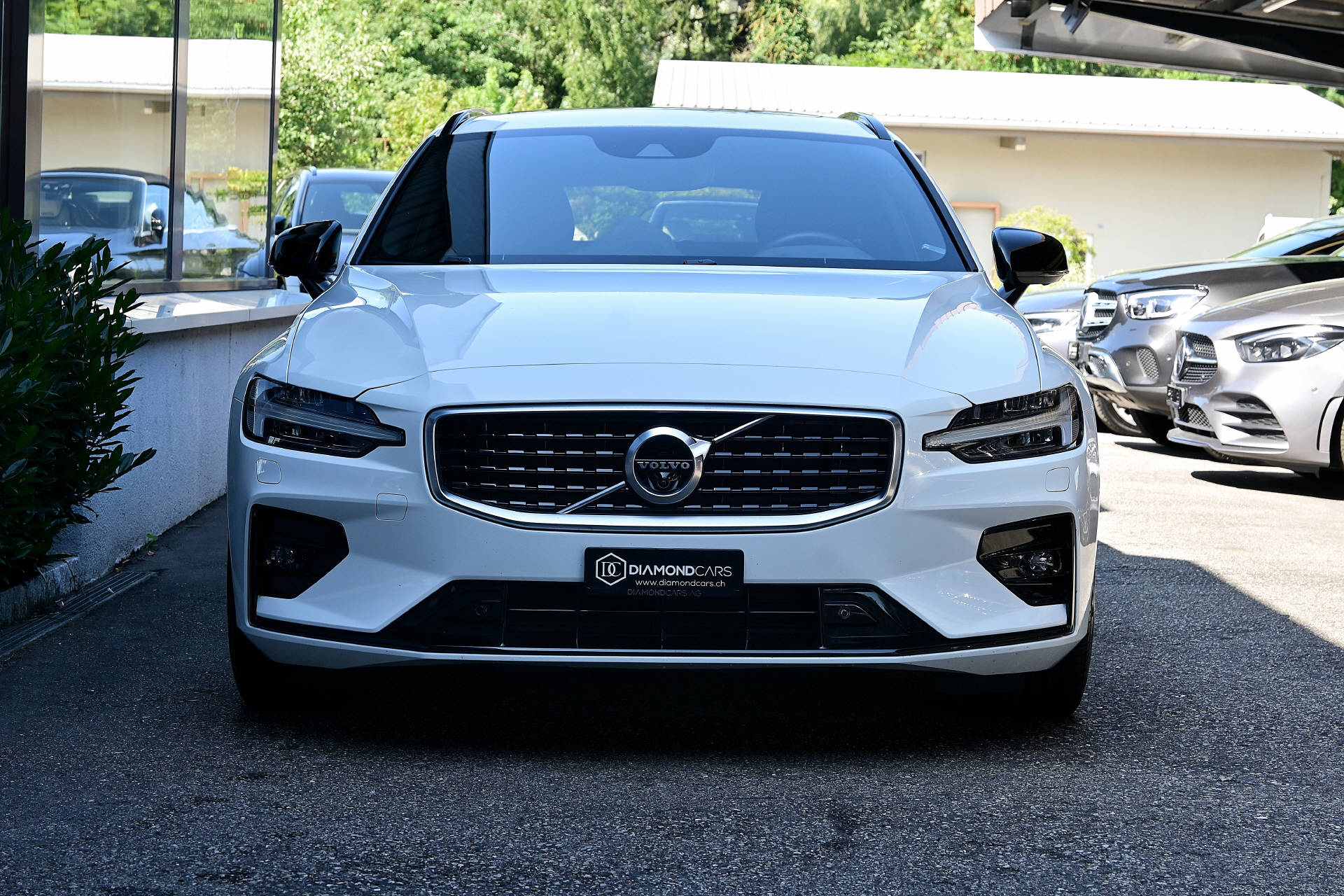 VOLVO V60 2.0 T6 R-Design AWD-showroom-element-1