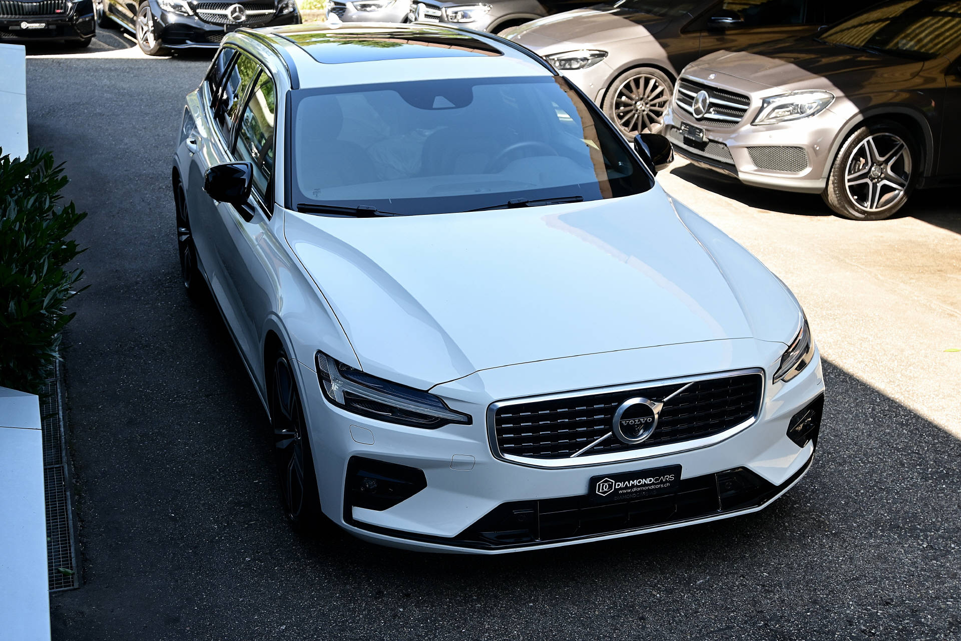 VOLVO V60 2.0 T6 R-Design AWD-showroom-element-2