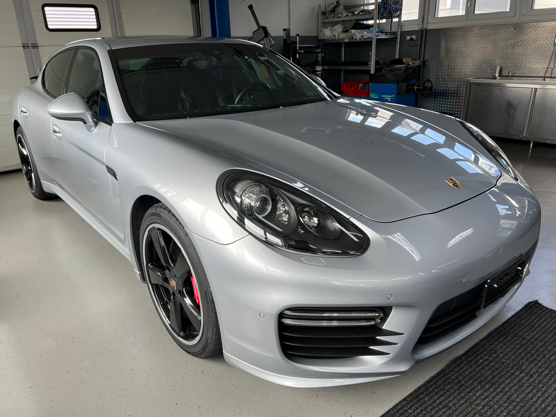 PORSCHE Panamera GTS 4.8 PDK