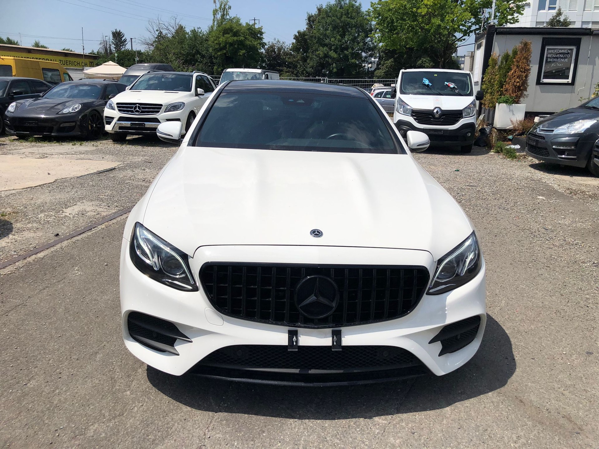 MERCEDES-BENZ E 300 d AMG Line 9G-Tronic