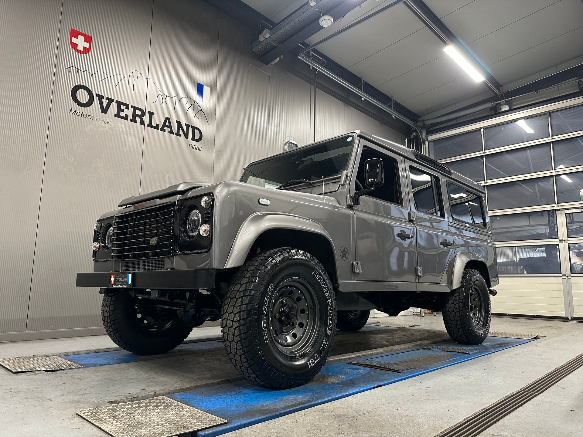 LAND ROVER Defender 110 SW 2.5 Td5-image-14