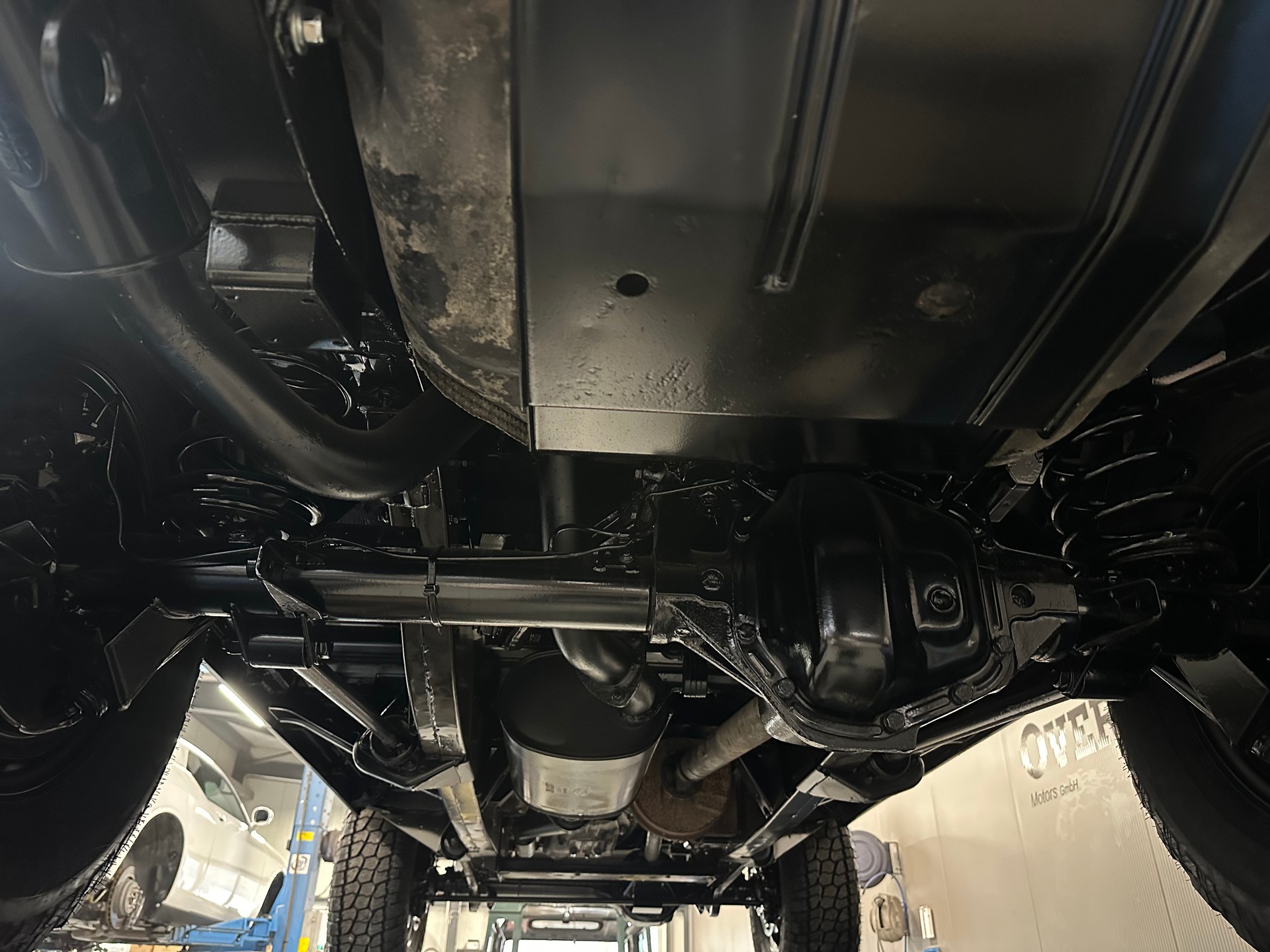 LAND ROVER Defender 110 SW 2.5 Td5-image-12
