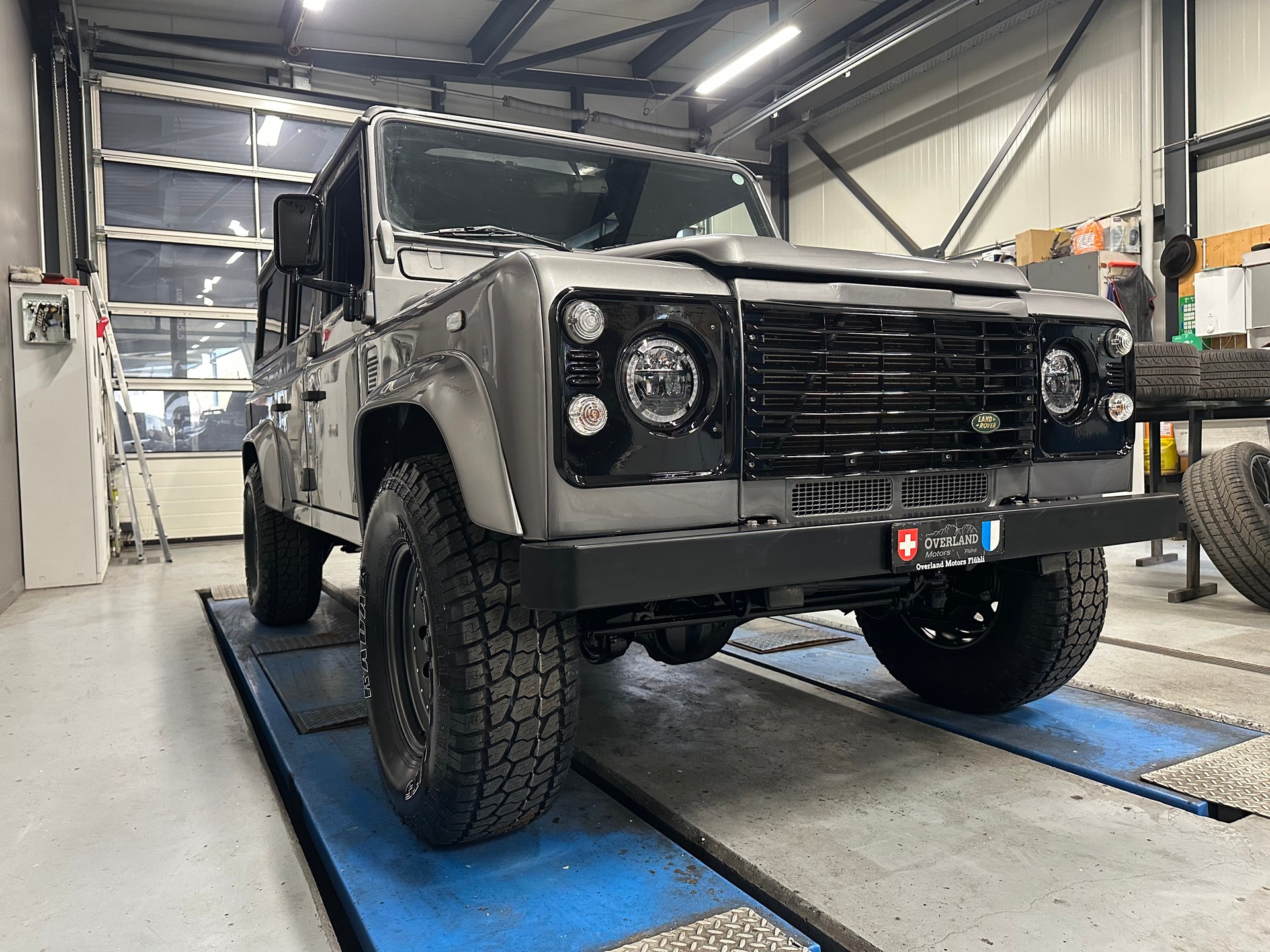 LAND ROVER Defender 110 SW 2.5 Td5-image-5
