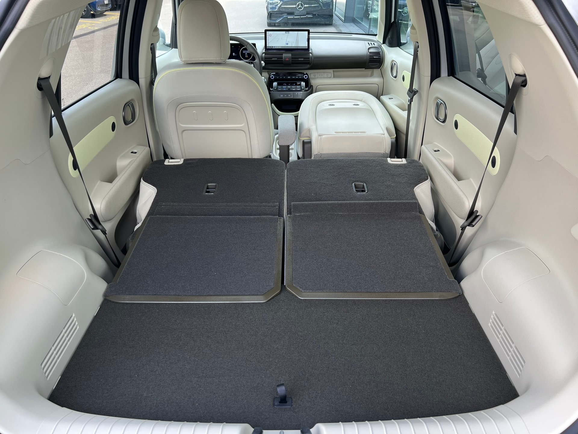 HYUNDAI Inster 49kWh Amplia-image-21
