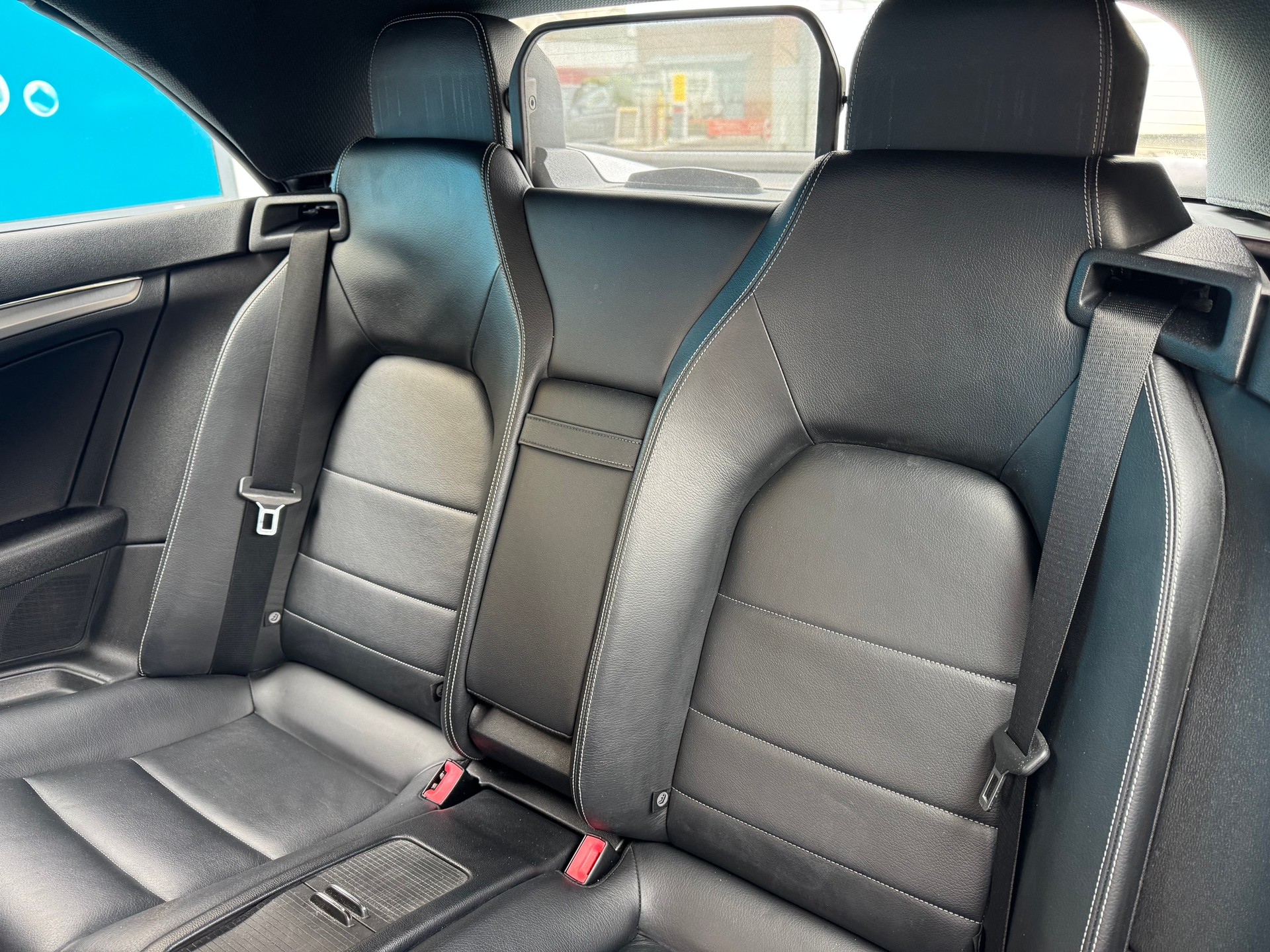 MERCEDES-BENZ E 220 CDI BlueEfficiency 7G-Tronic-image-8