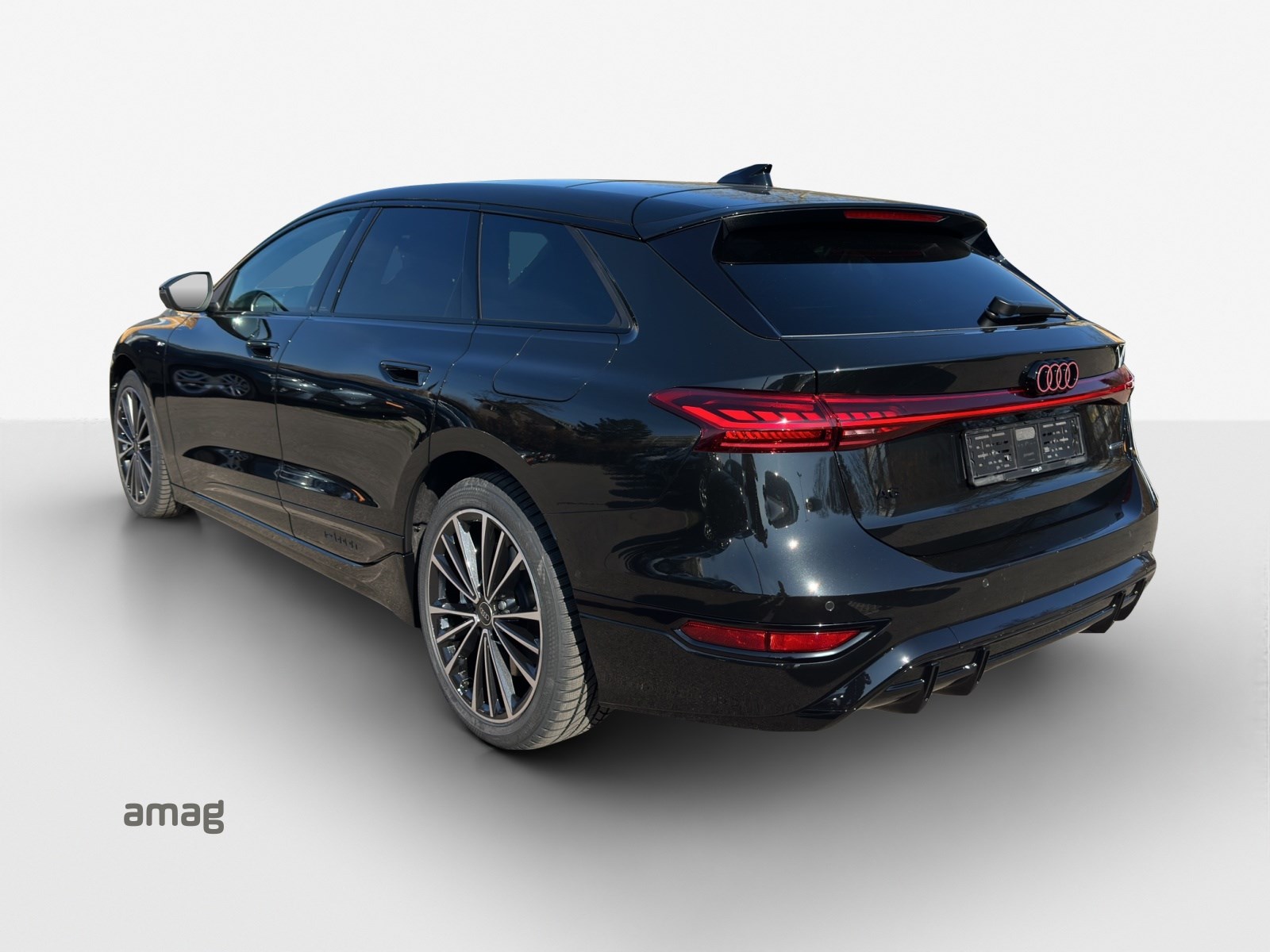 AUDI A6 Avant e-tron quattro-showroom-element-2