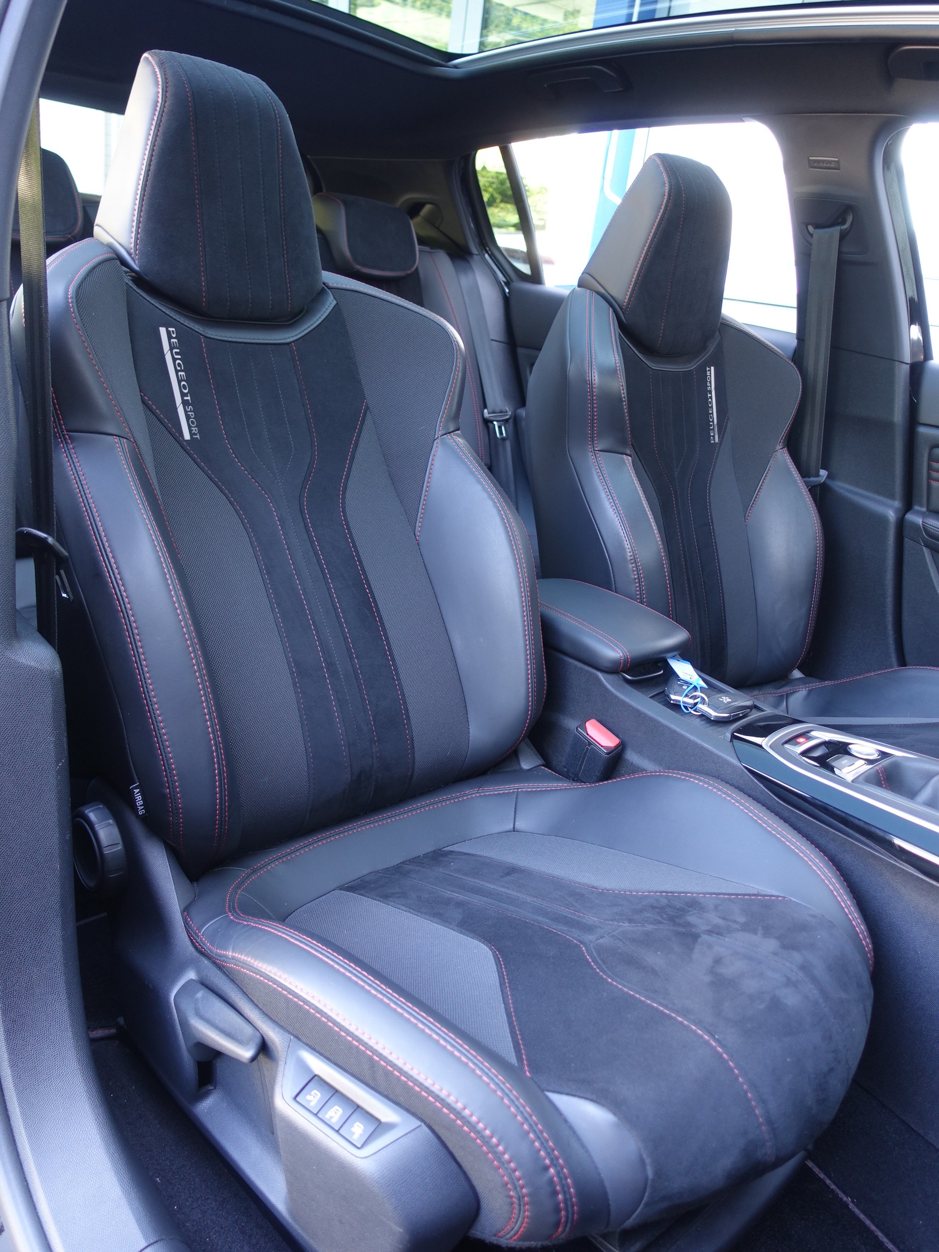 PEUGEOT 308 1.6 GTi-image-8