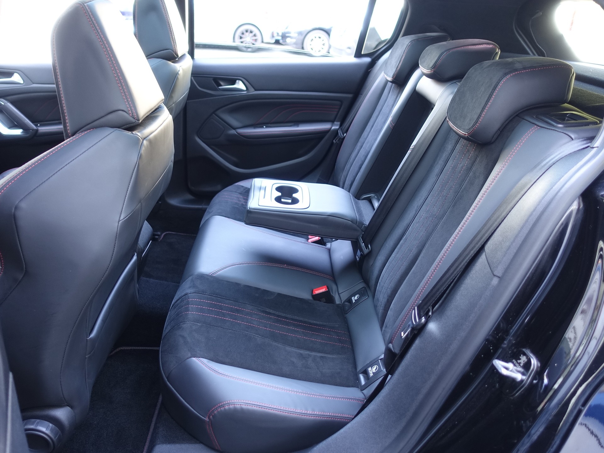 PEUGEOT 308 1.6 GTi-image-13