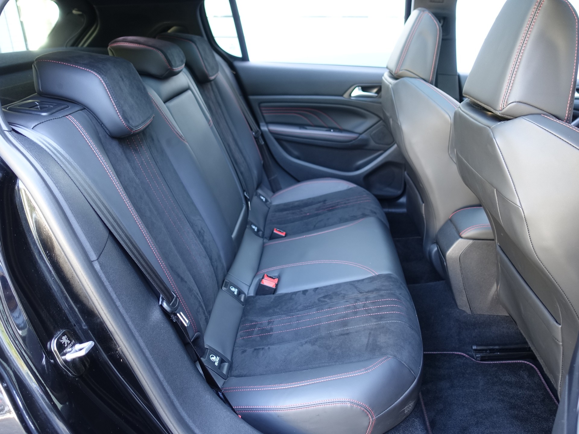 PEUGEOT 308 1.6 GTi-image-14