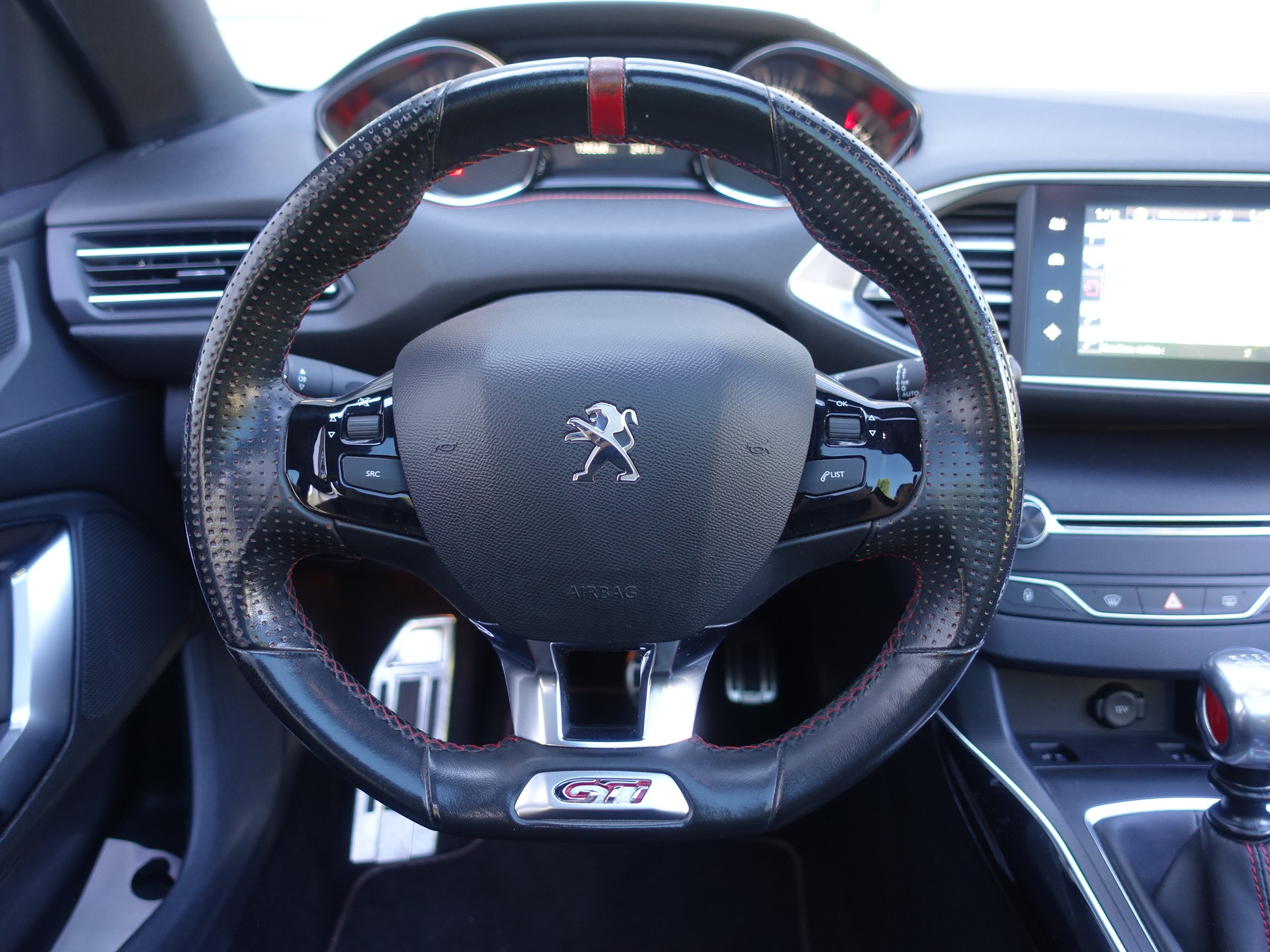 PEUGEOT 308 1.6 GTi-image-11