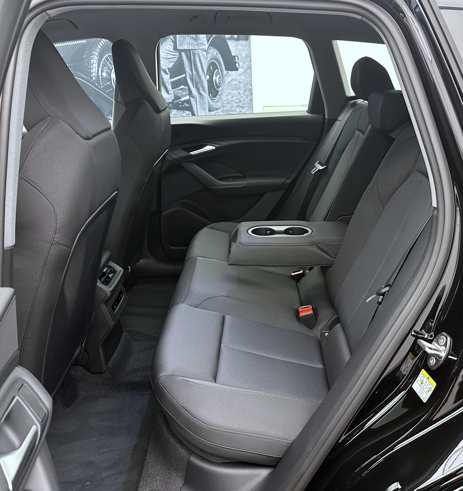 AUDI Q6 e-tron quattro-image-18