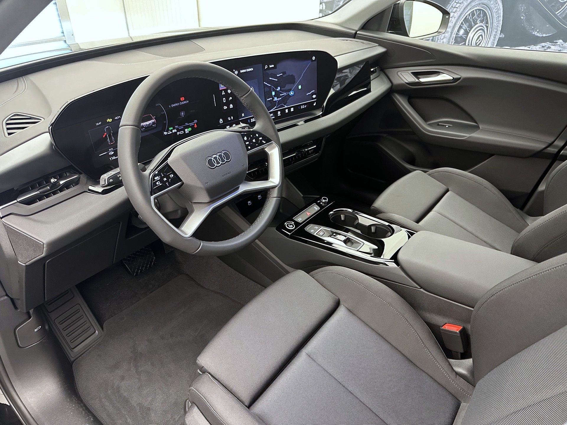 AUDI Q6 e-tron quattro-image-6