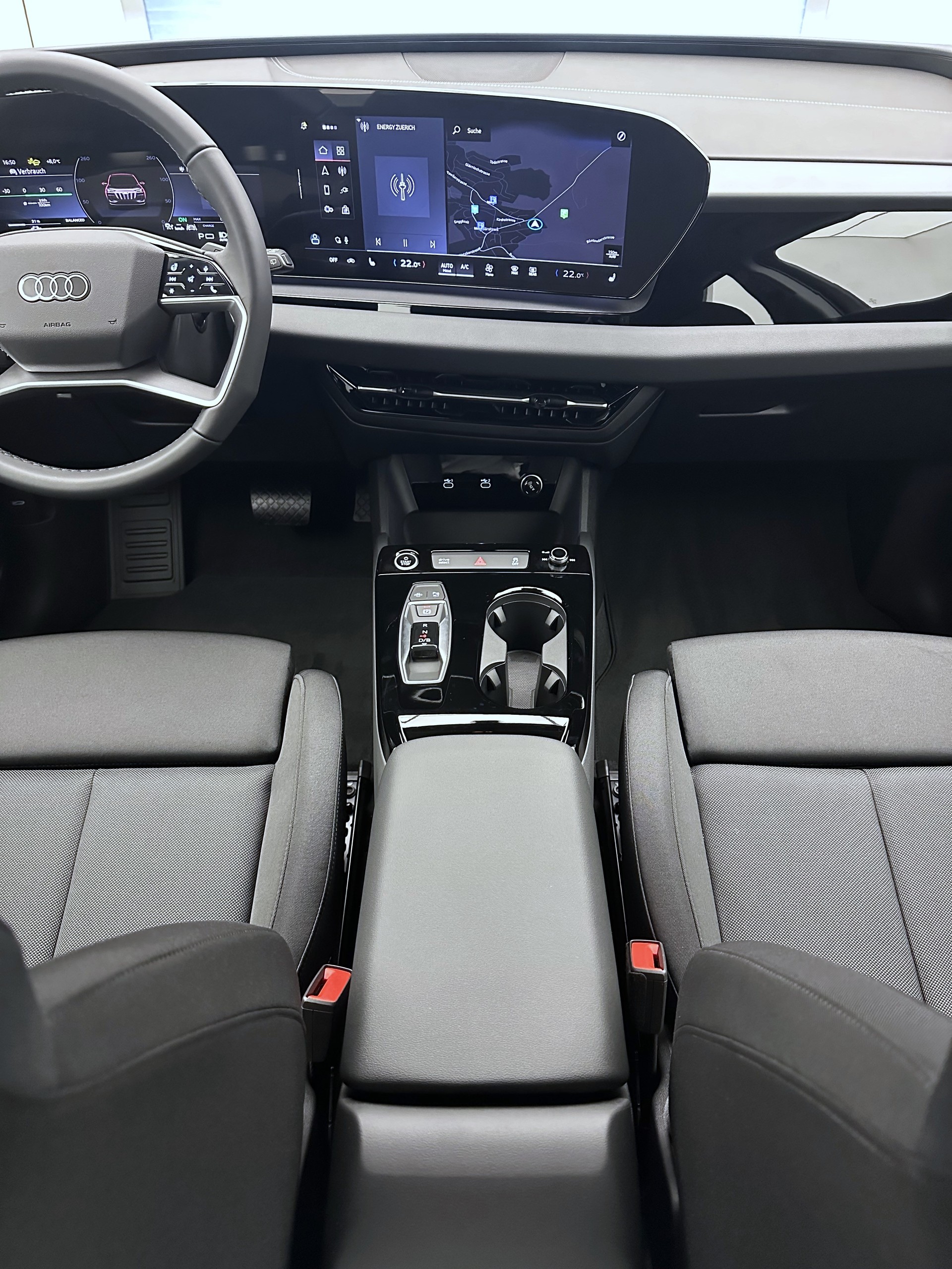 AUDI Q6 e-tron quattro-image-10