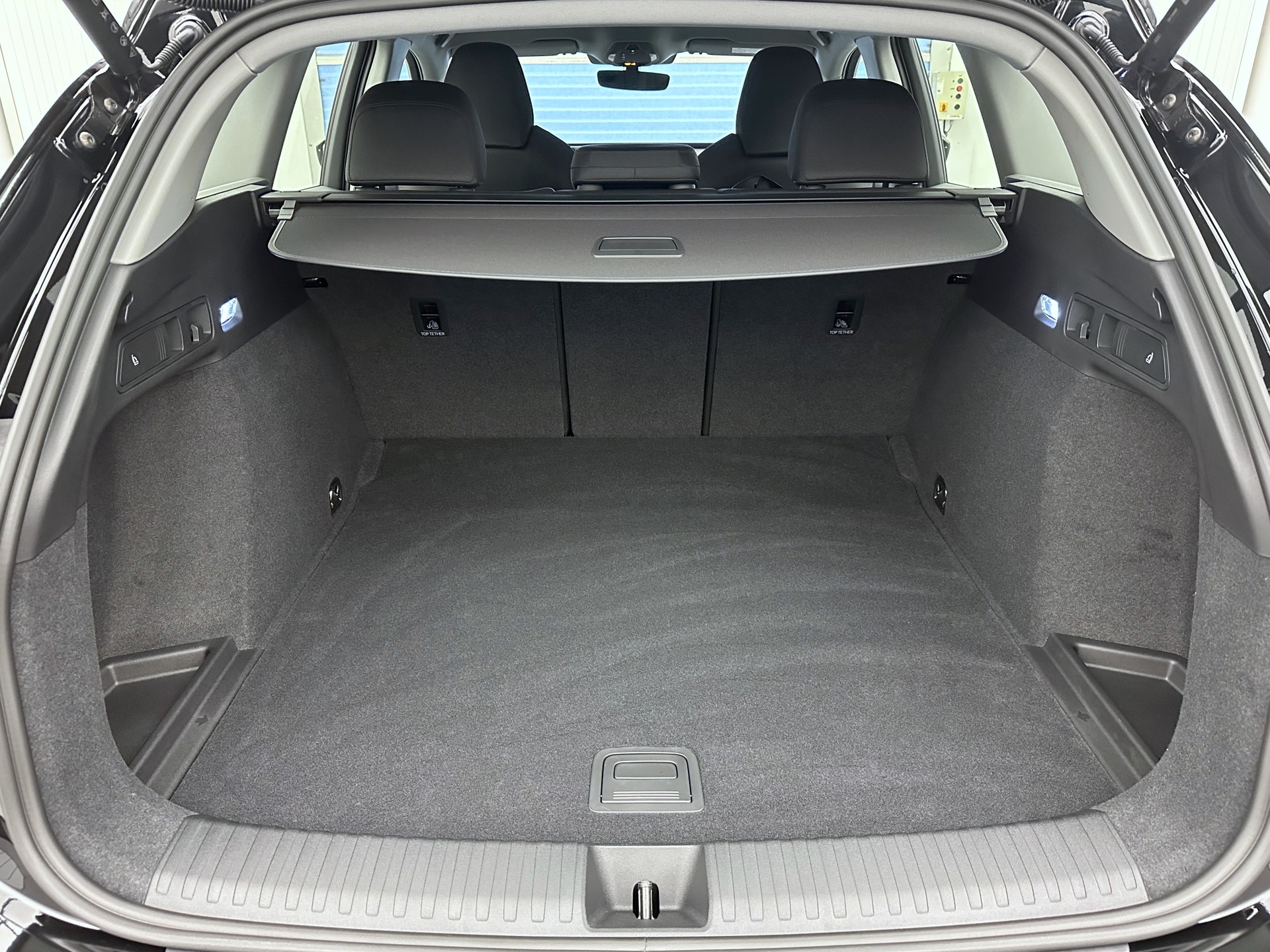 AUDI Q6 e-tron quattro-image-19