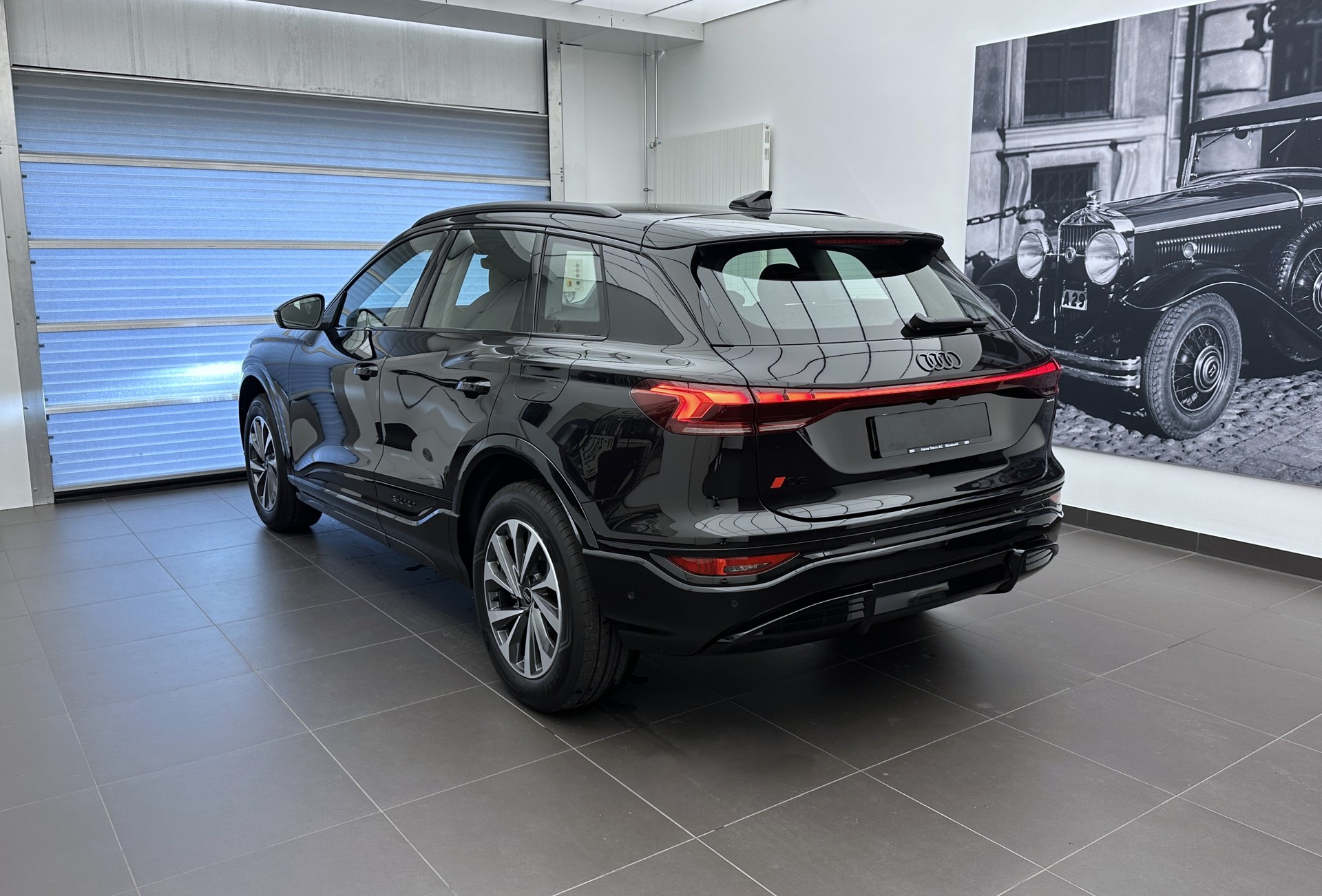 AUDI Q6 e-tron quattro-image-21
