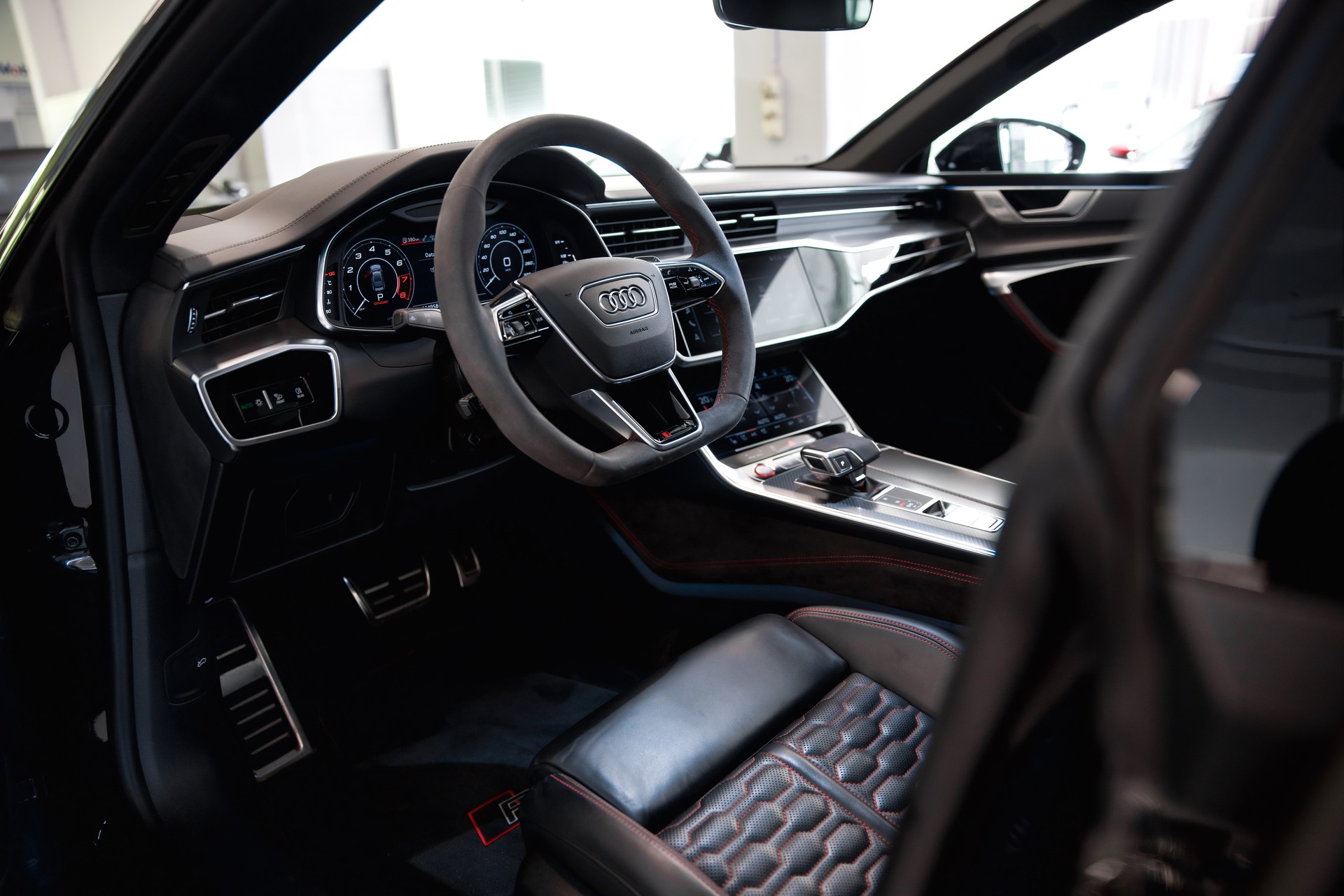 AUDI RS7 Sportback MHEV *CH-Fhz.*-image-16