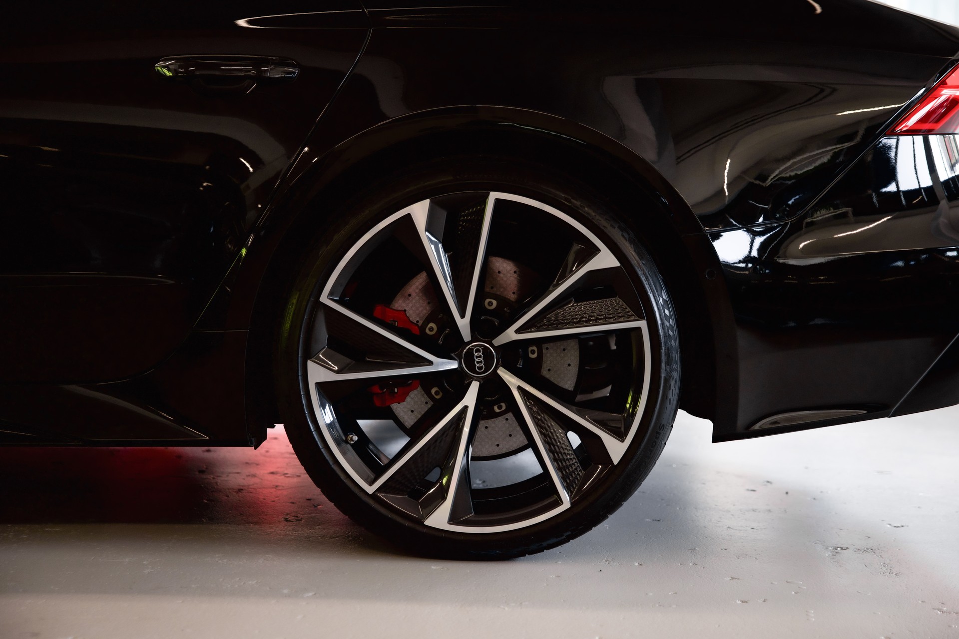 AUDI RS7 Sportback MHEV *CH-Fhz.*-image-10