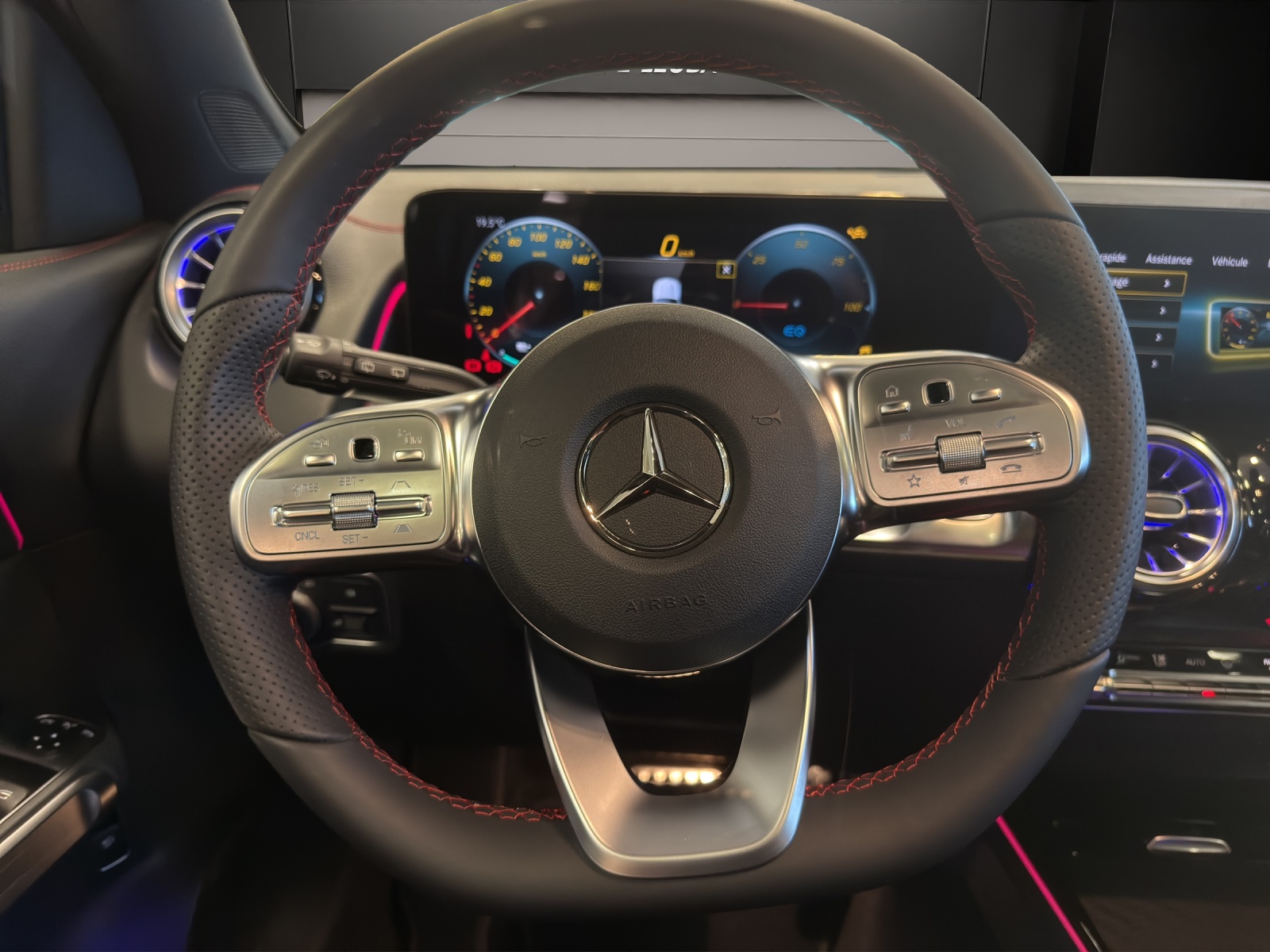 Image MERCEDES-BENZ EQB-350 EQB 350 66,5 kWh 4Matic Swiss Star