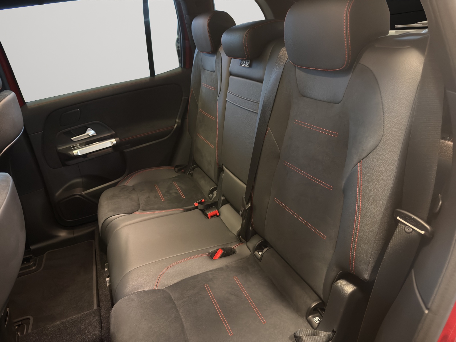 Image MERCEDES-BENZ EQB-350 EQB 350 66,5 kWh 4Matic Swiss Star