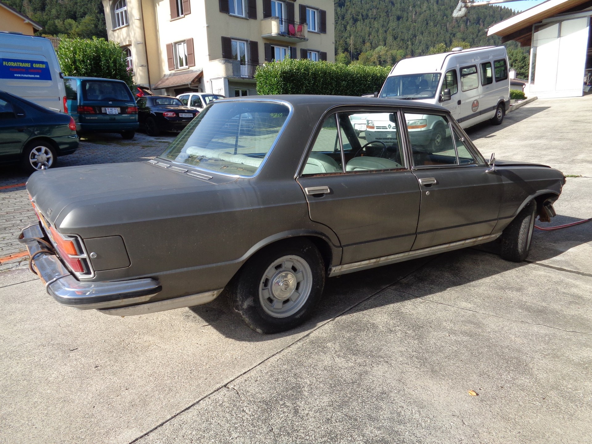 FIAT 130-image-0