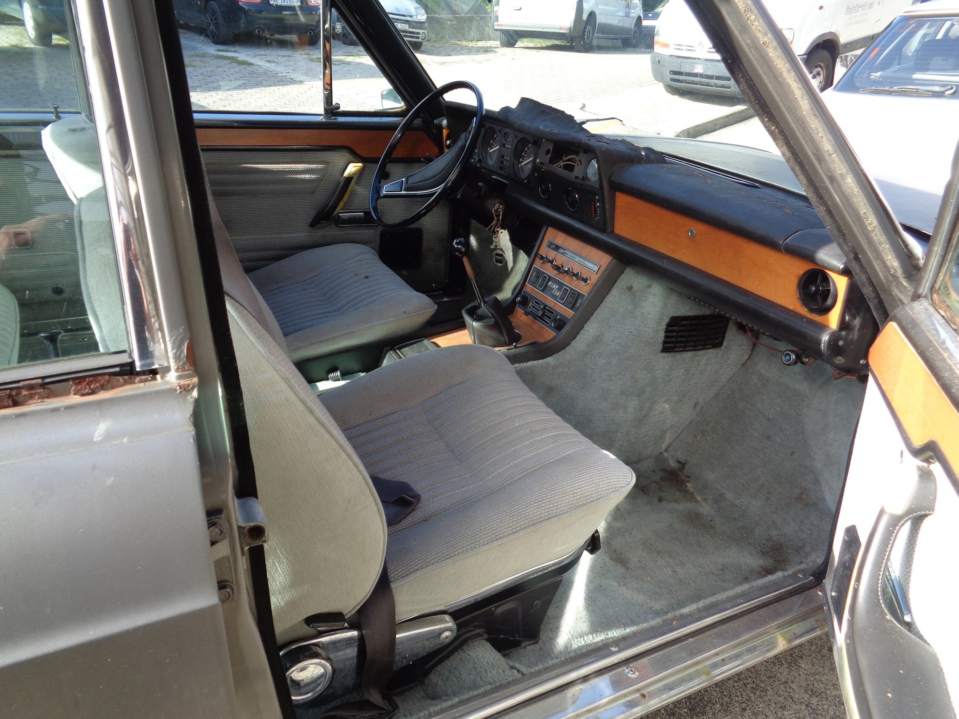 FIAT 130-image-7