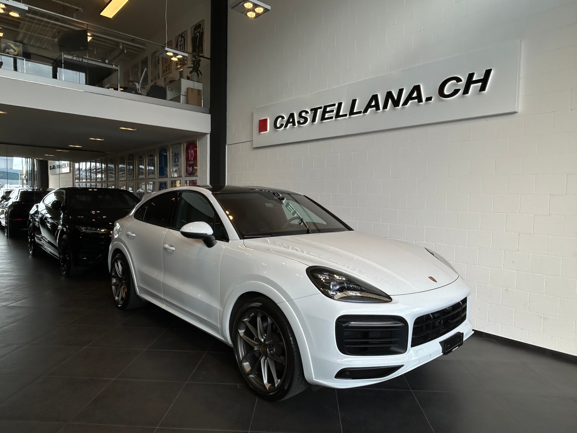 PORSCHE Cayenne Coupé - Light Weight Package with Carbon Roof