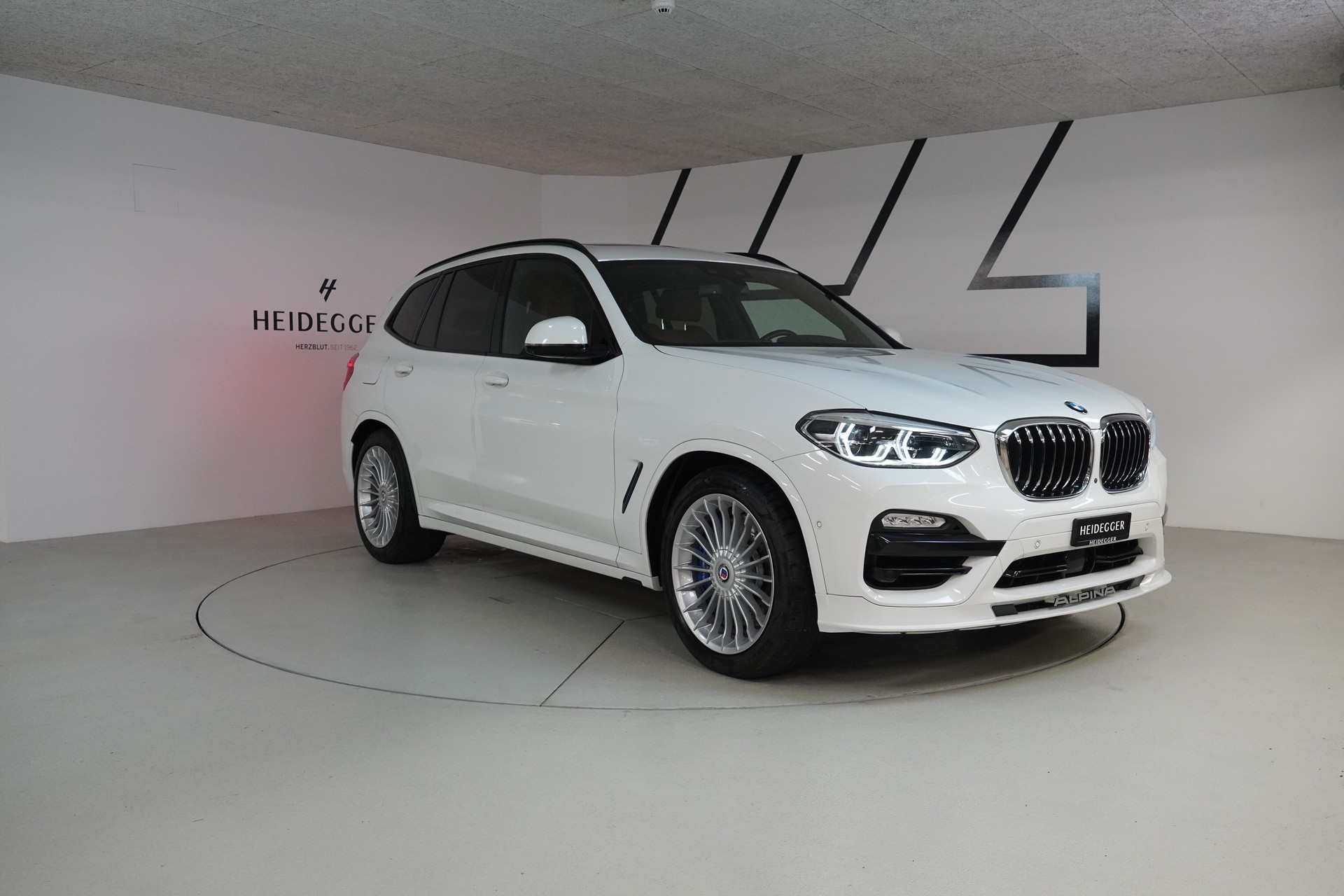 BMW-ALPINA XD3 Switch-Tronic-showroom-element-2