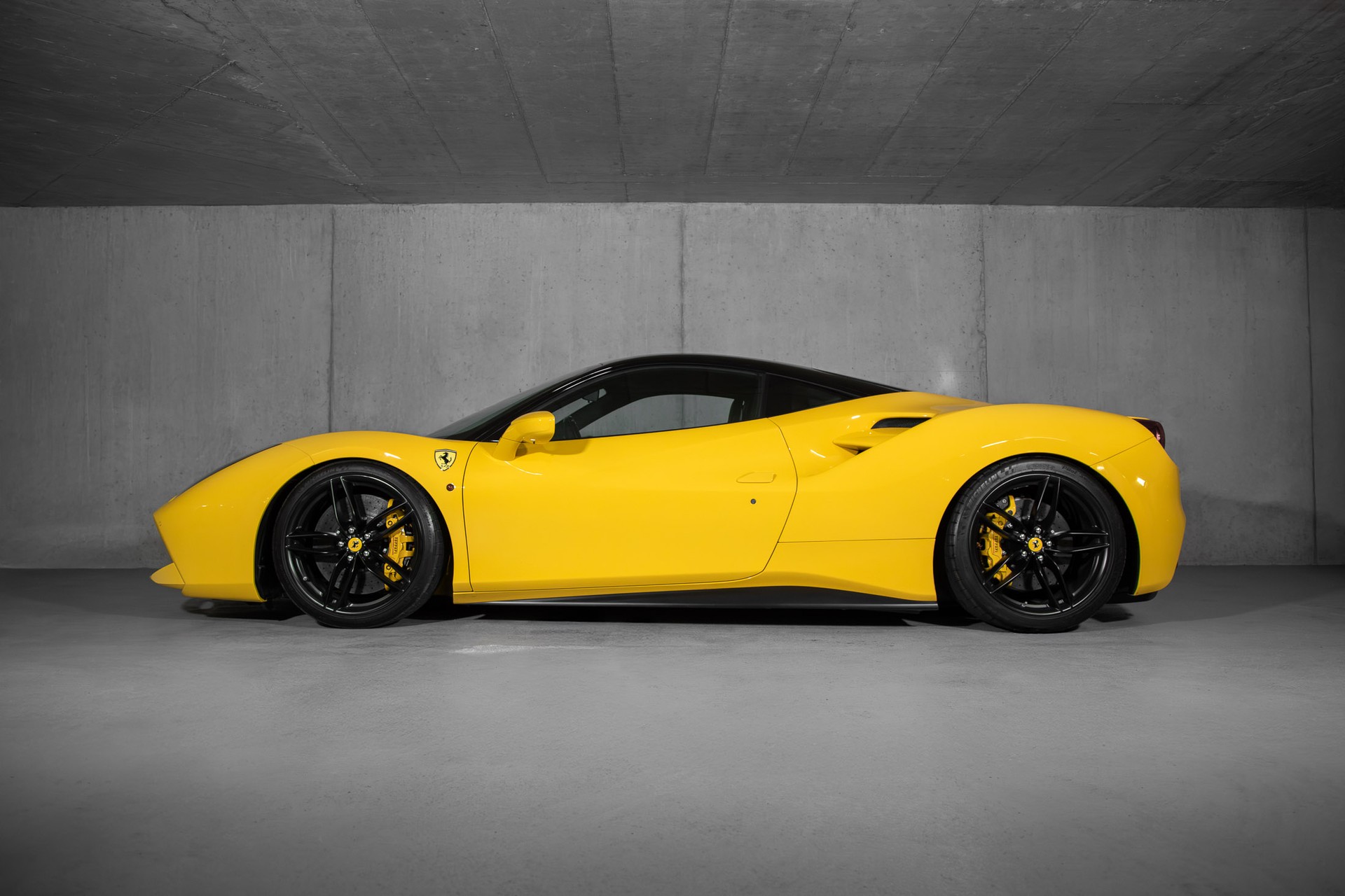 FERRARI 488 GTB 3.9 V8-showroom-element-2