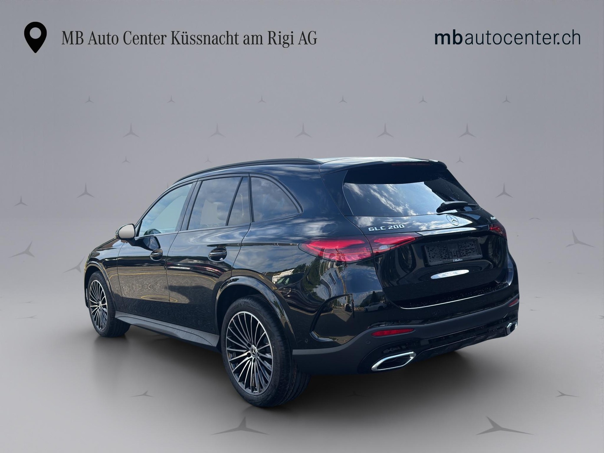 MERCEDES-BENZ GLC 200 AMG Line 4matic-showroom-element-3