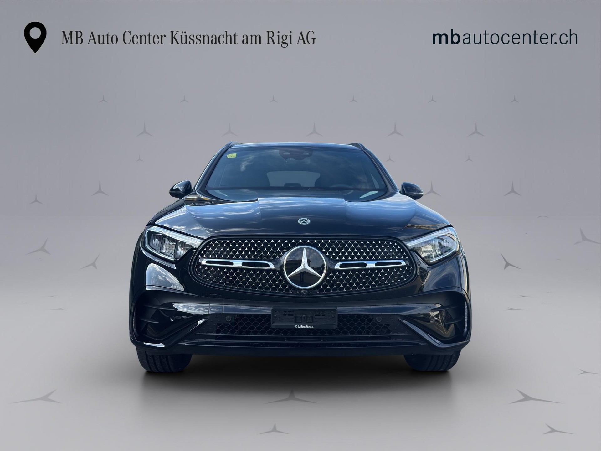 MERCEDES-BENZ GLC 200 AMG Line 4matic-showroom-element-1