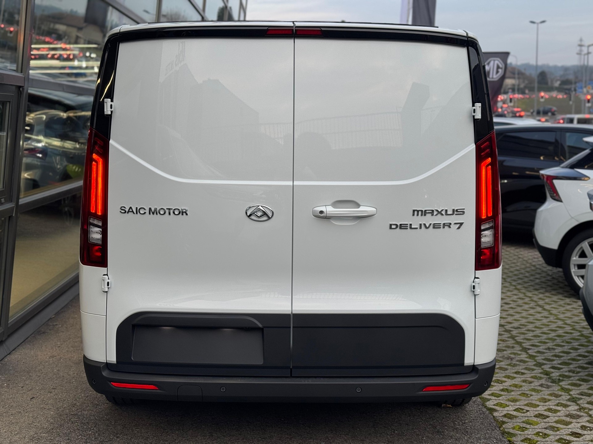 MAXUS Deliver 7 fourg. L2H1 2.0 TD Base-showroom-element-2