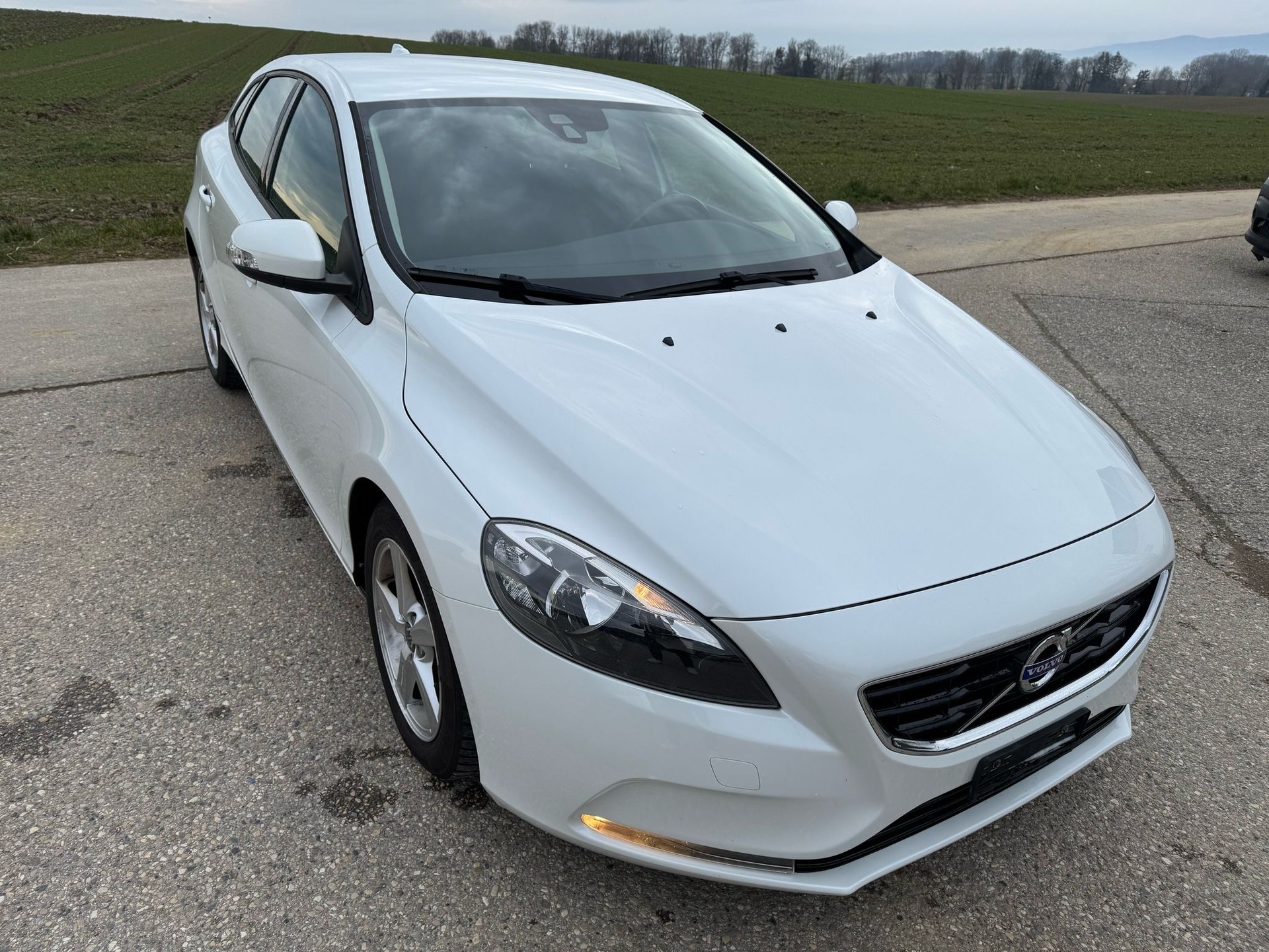 VOLVO V40 D2 OceanRace Powershift-image-7
