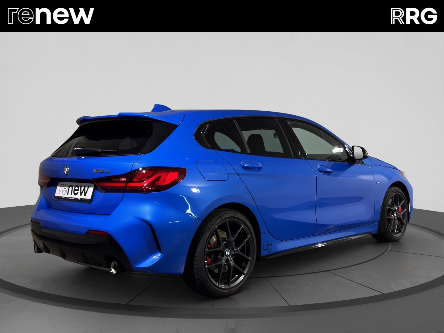 BMW 128ti Steptronic-showroom-element-2