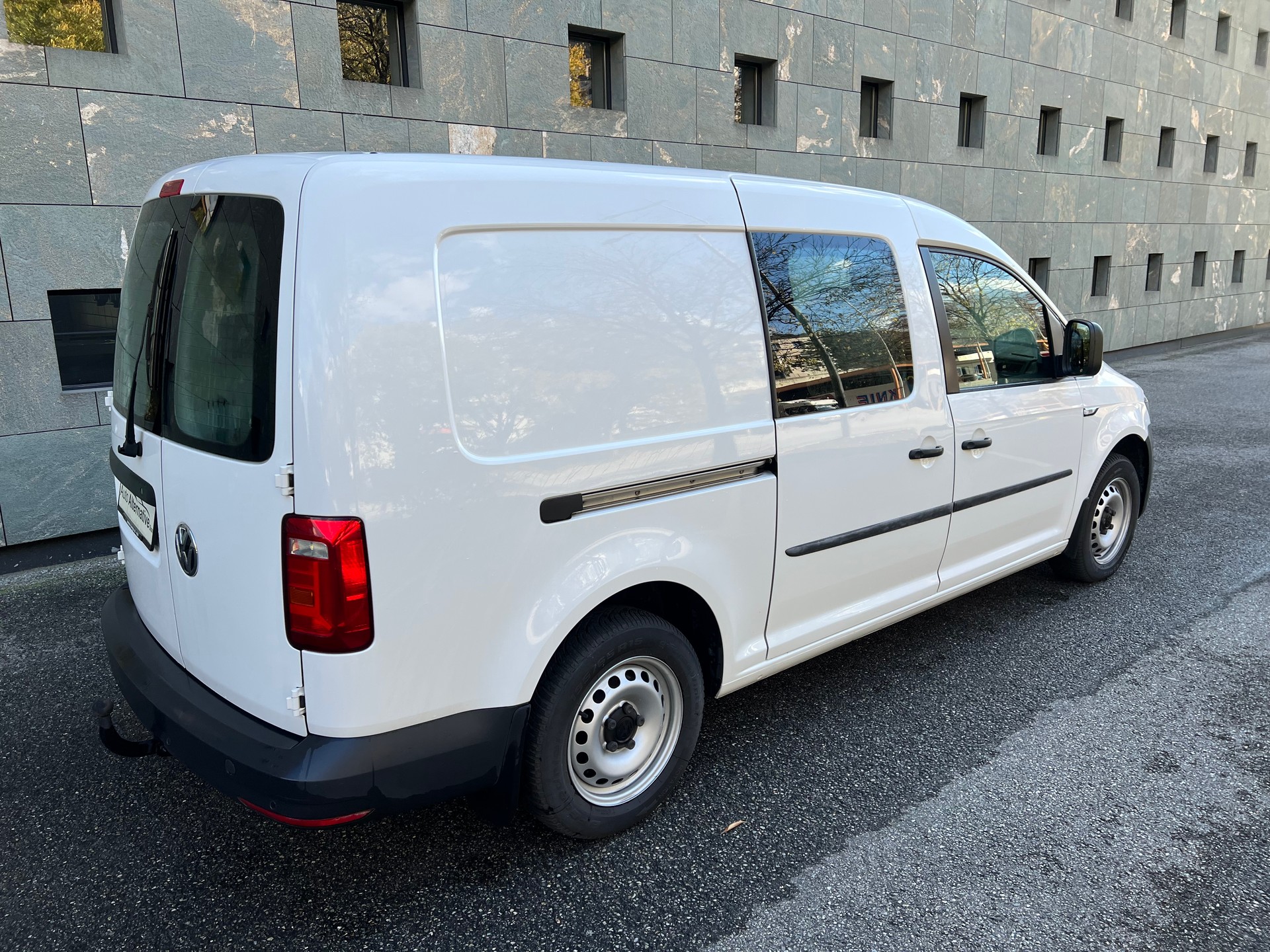 VW Caddy Maxi 2.0TDI Entry BlueMotion Technology DSG-image-2