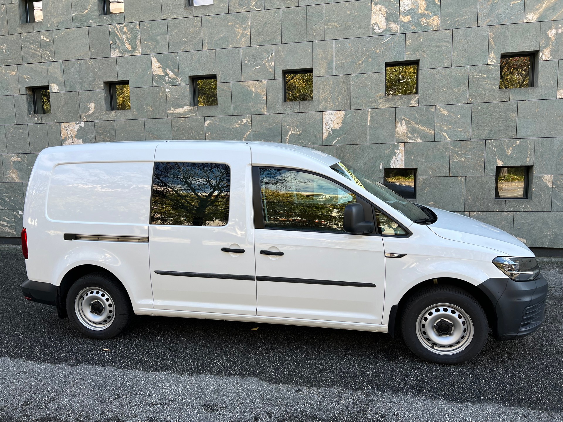 VW Caddy Maxi 2.0TDI Entry BlueMotion Technology DSG-image-1