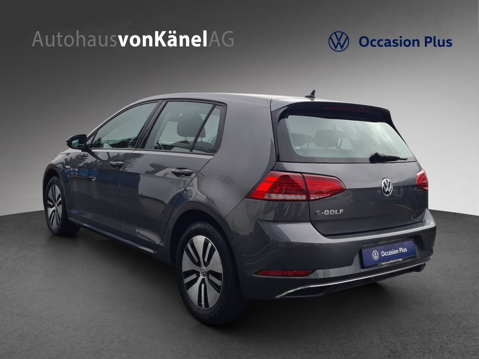 VW e-Golf-showroom-element-2