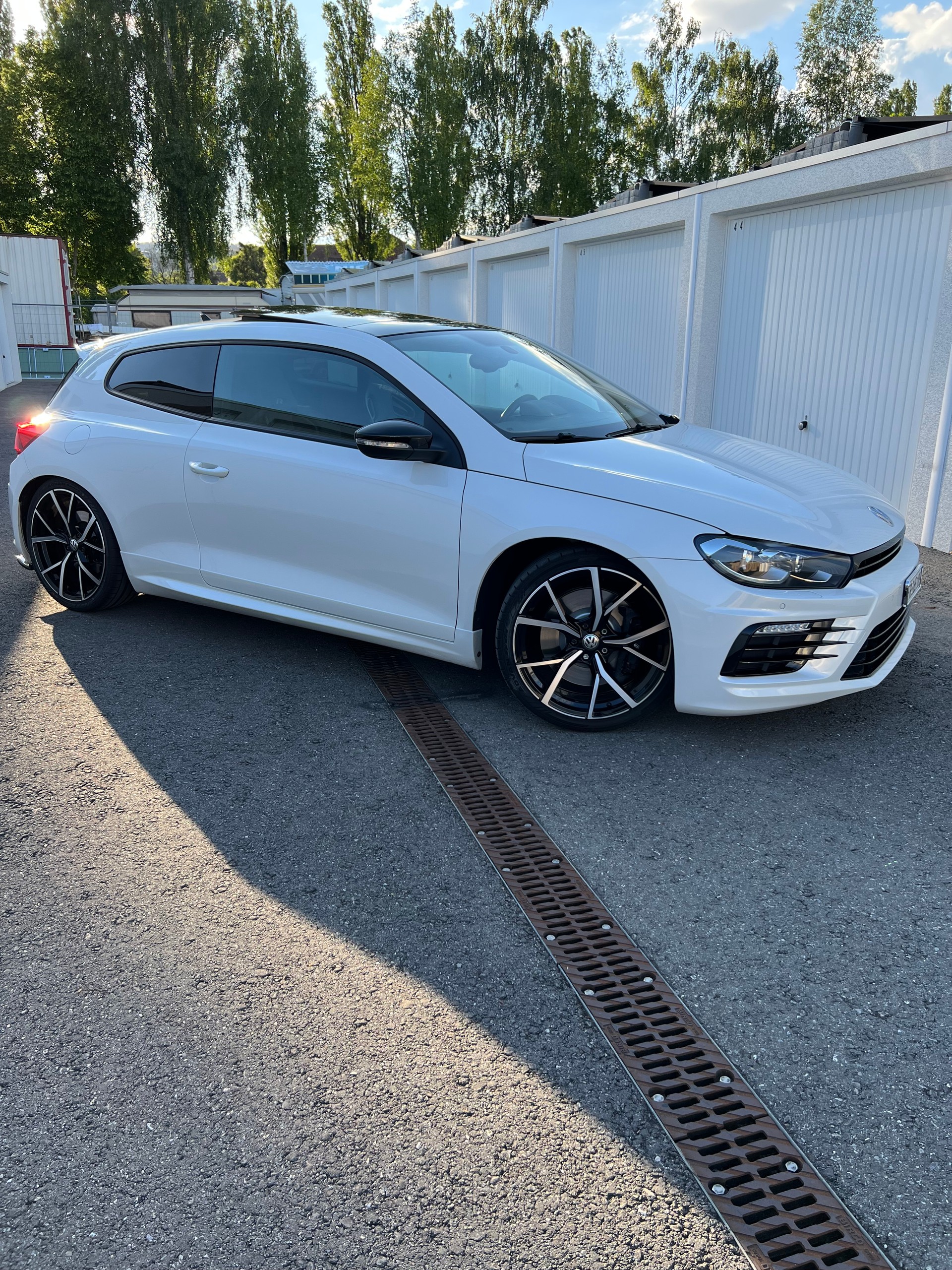 VW Scirocco 2.0 TSI R DSG-image-0