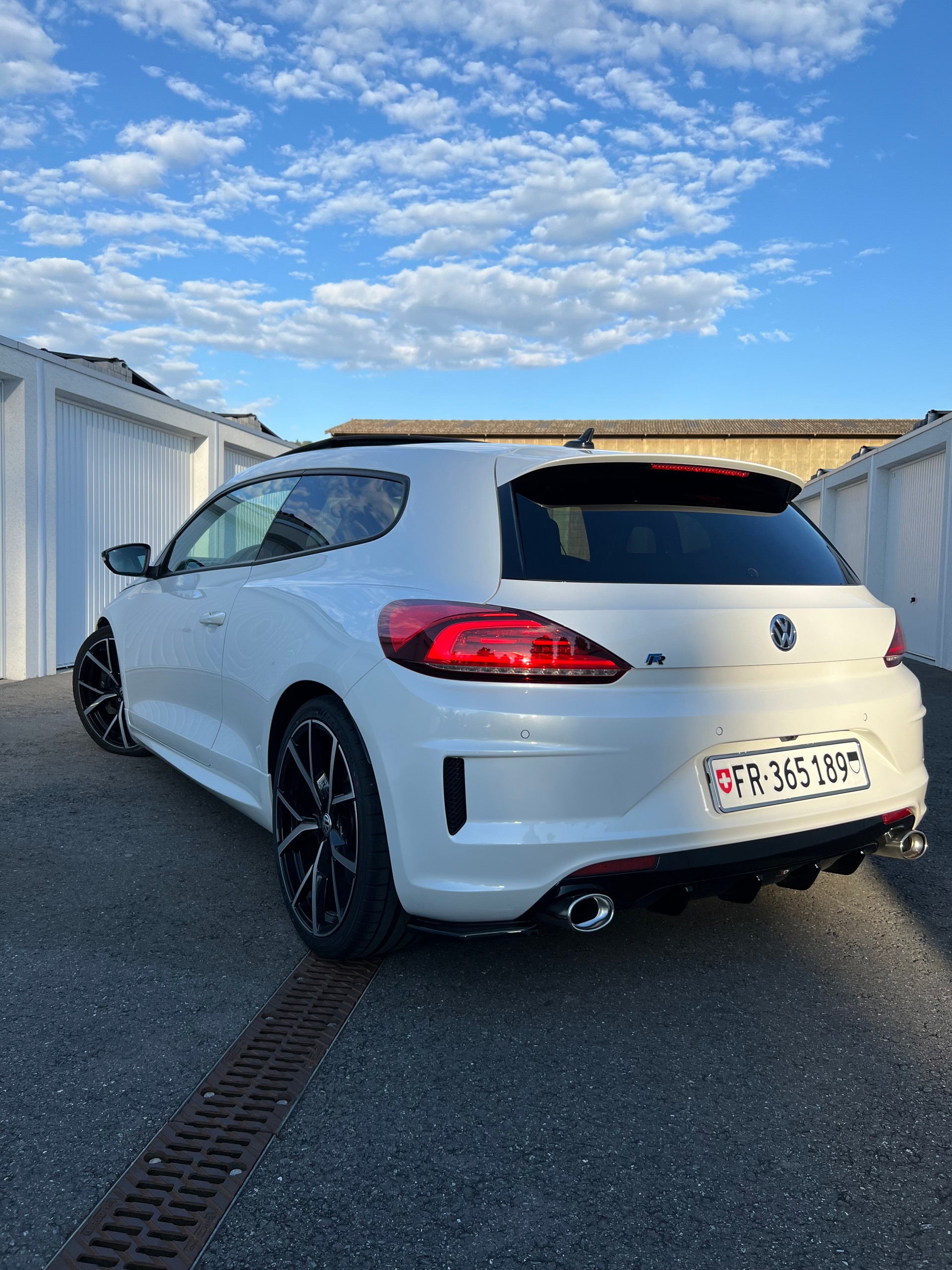 VW Scirocco 2.0 TSI R DSG-image-2