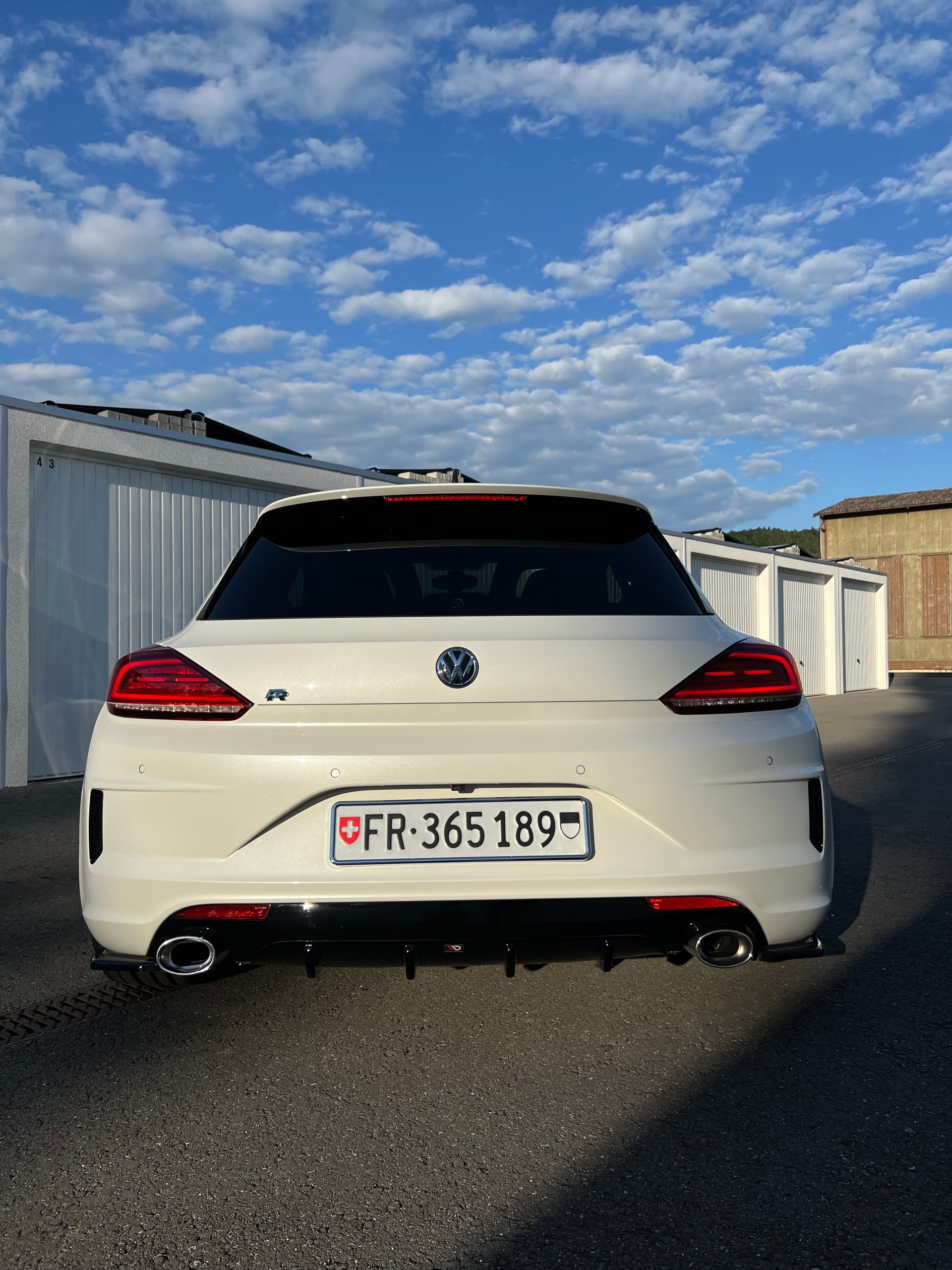 VW Scirocco 2.0 TSI R DSG-image-4