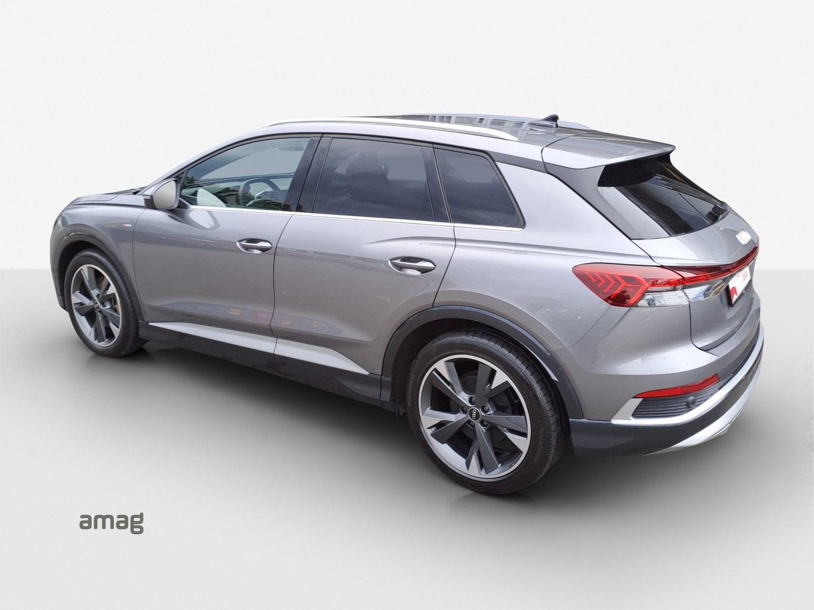 AUDI Q4 e-tron 50 quattro-showroom-element-2