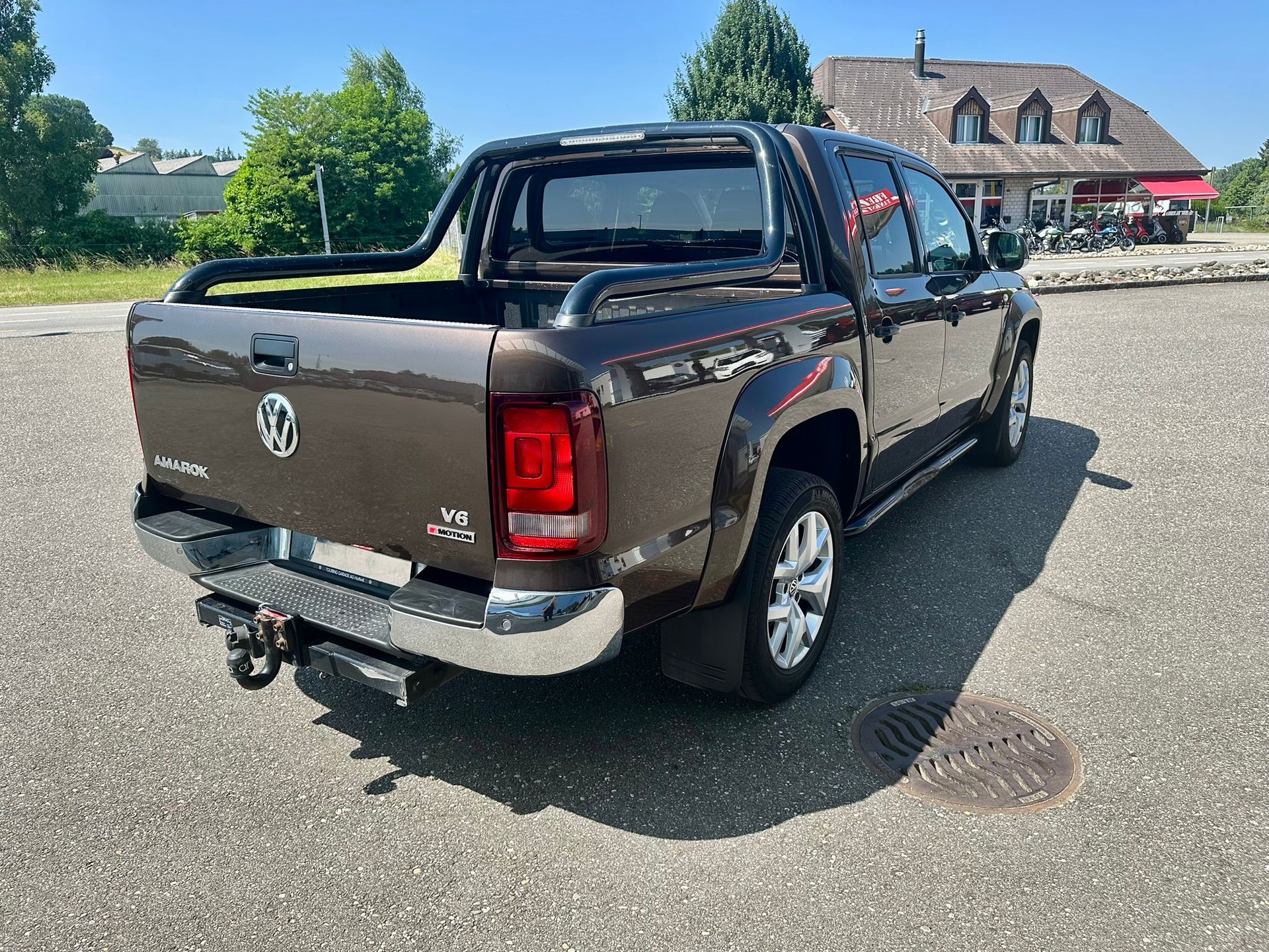 VW Amarok 3.0TDI Crossline 4Motion Automatic-image-4
